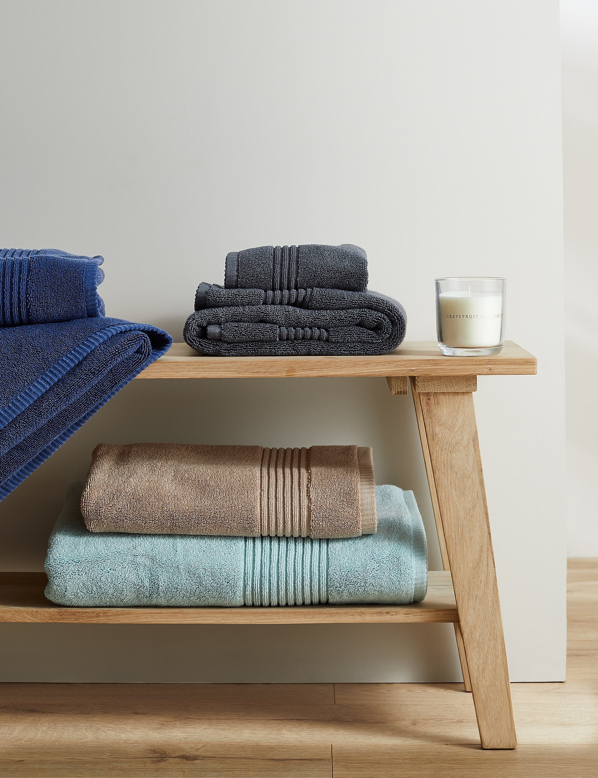 Plush Egyptian cotton bath towel, imported from the UK