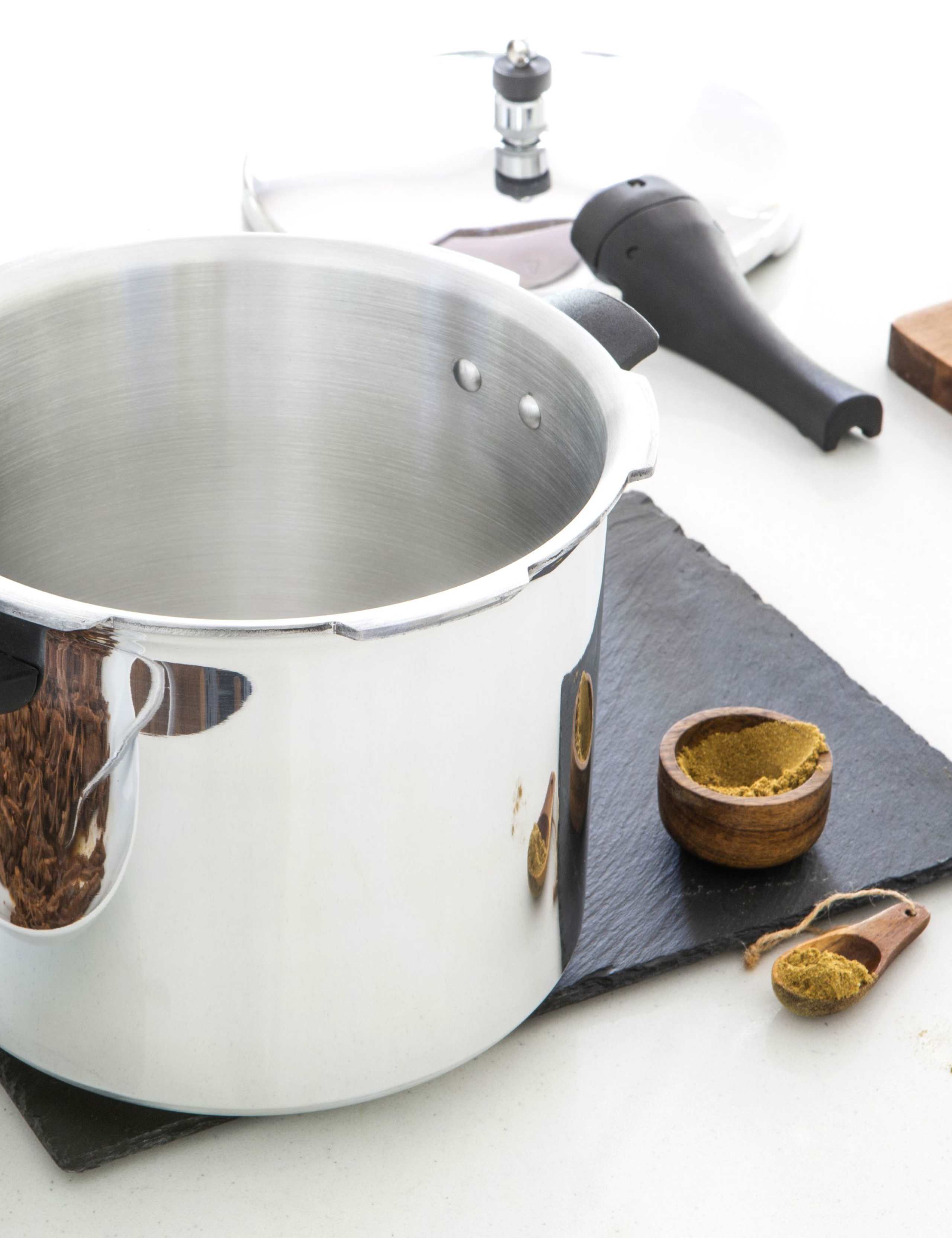 Prestige aluminium 4L pressure cooker, UK version