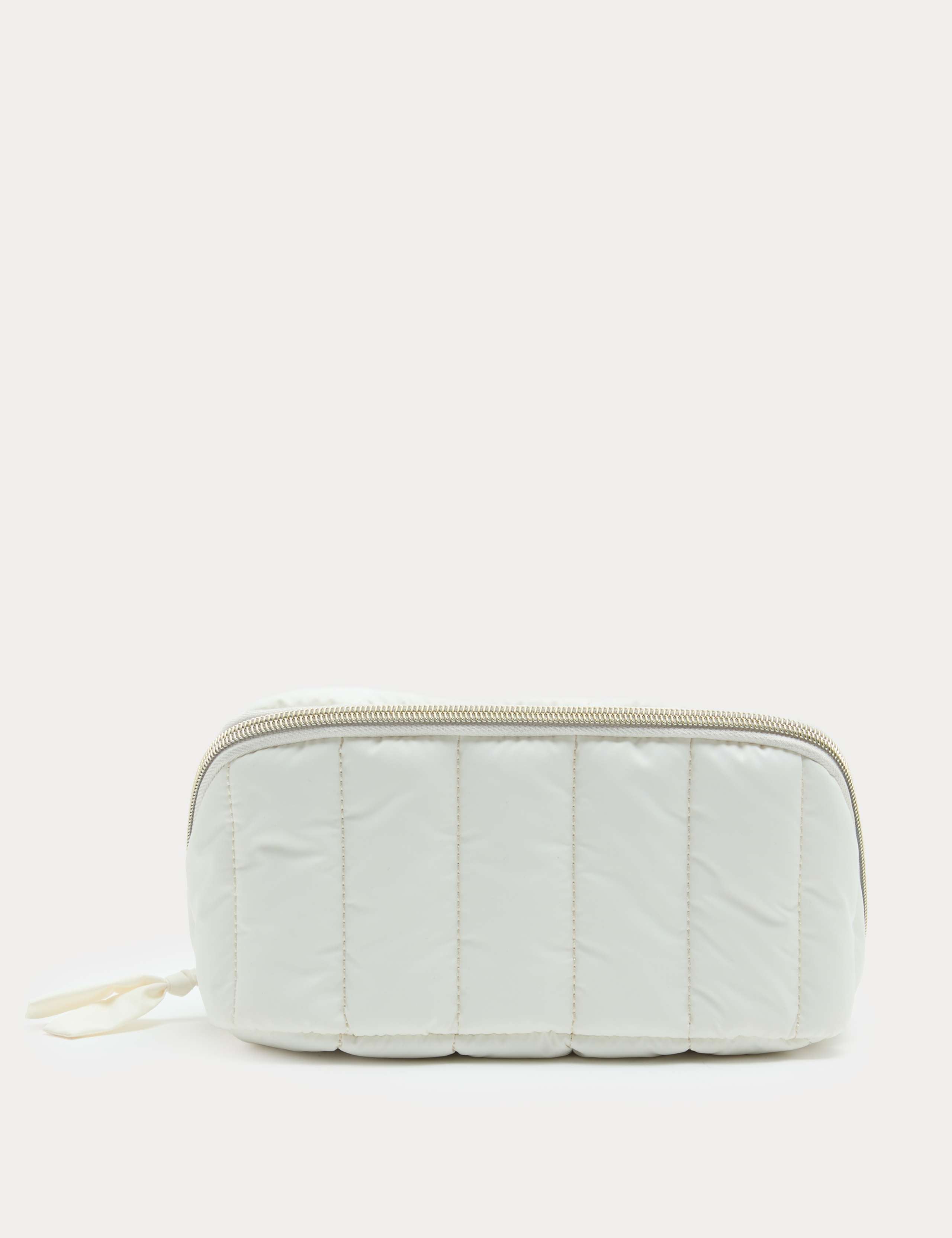 Puffy Wide Opening toiletry bag, British brand