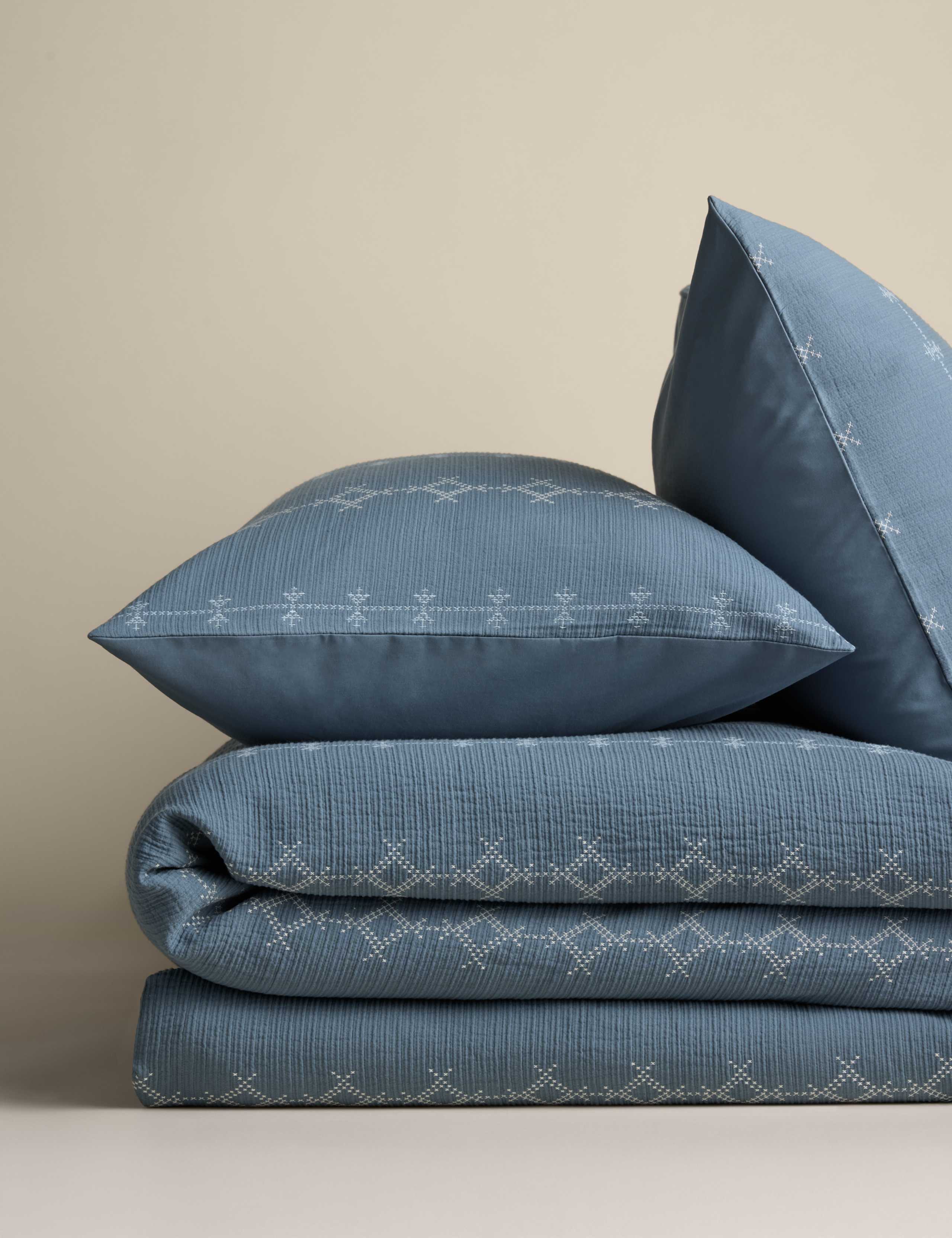 Pure cotton cross-stitch jacquard bedding set (British brand)