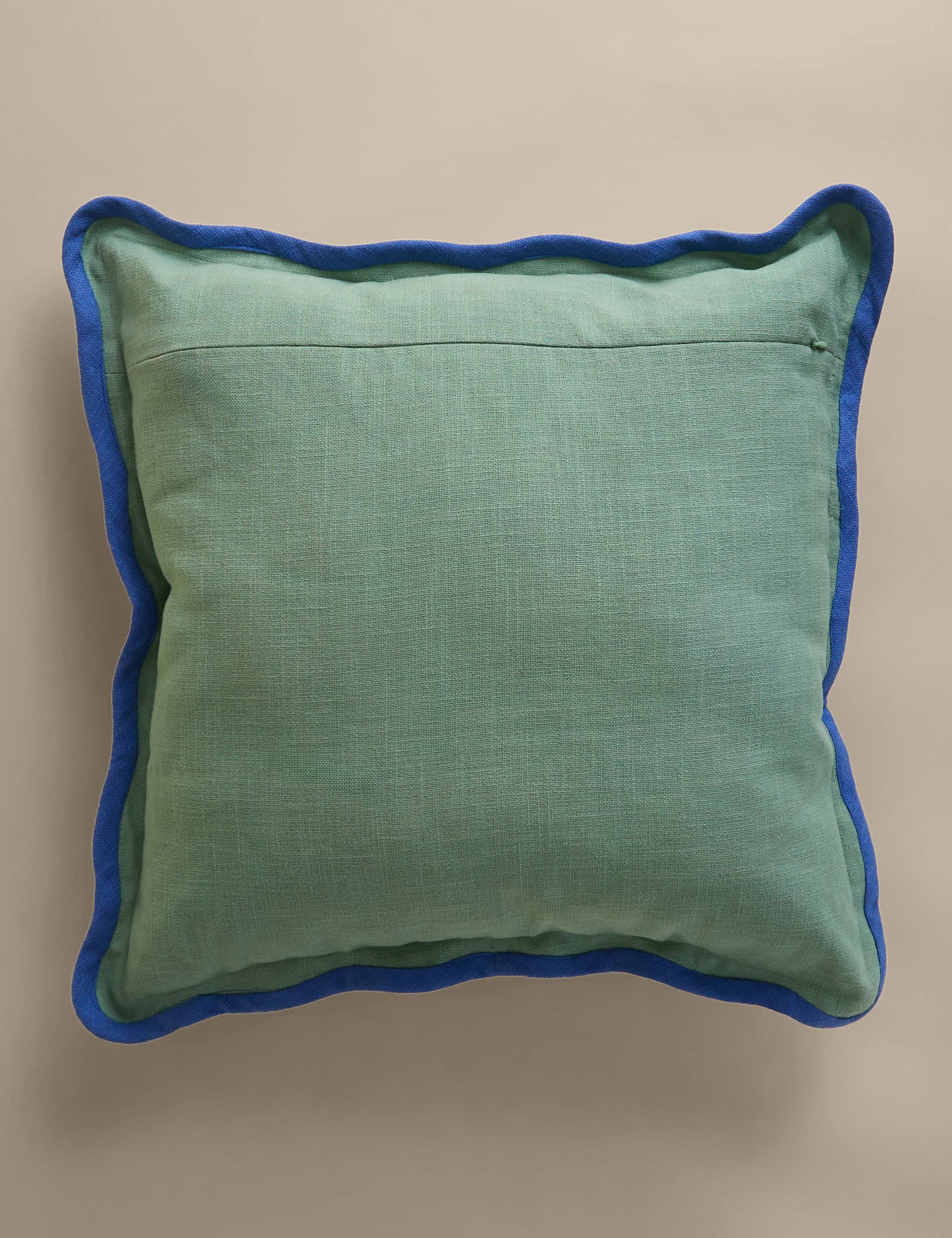 Dolce Vita bird design outdoor cushion 50x50cm, imported from the UK