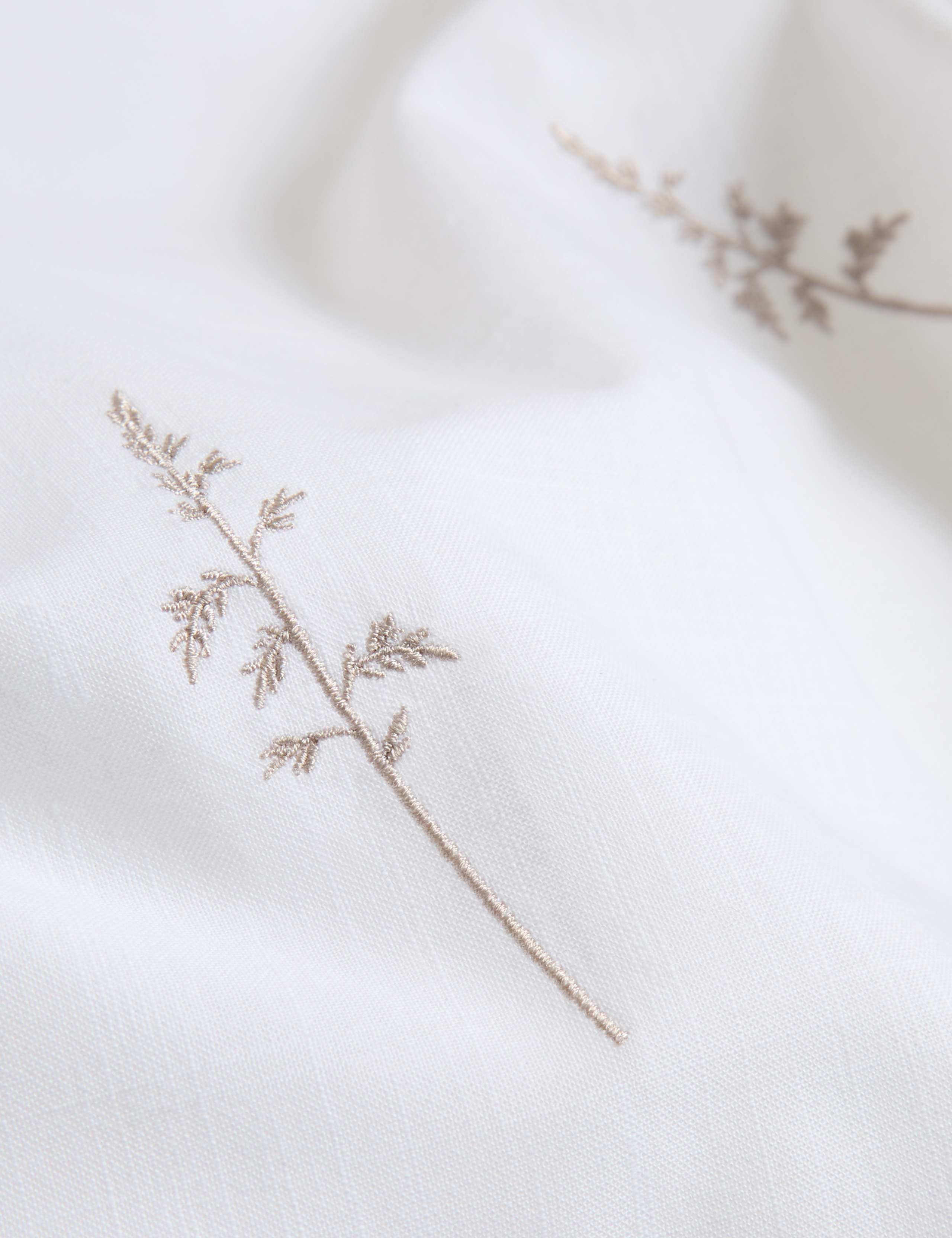 Pure cotton embroidered sprig bedding set, British product