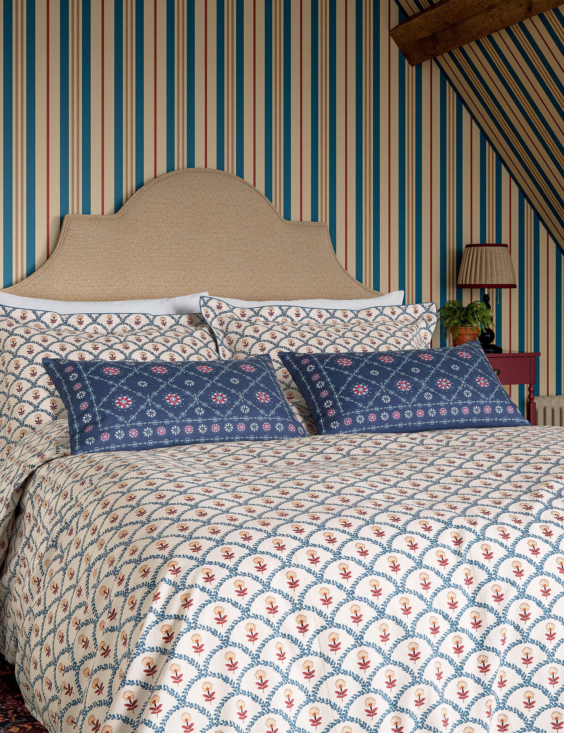 Pure Cotton Floral Scallop Bedding Set, imported from the UK