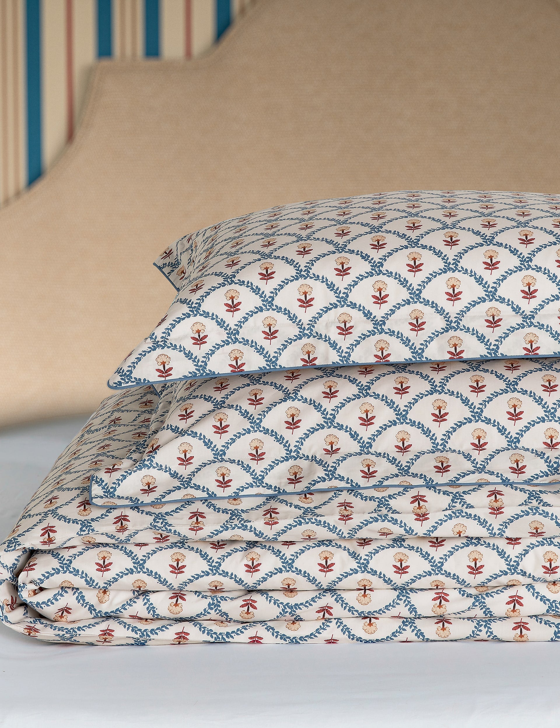 Pure Cotton Floral Scallop Bedding Set, imported from the UK