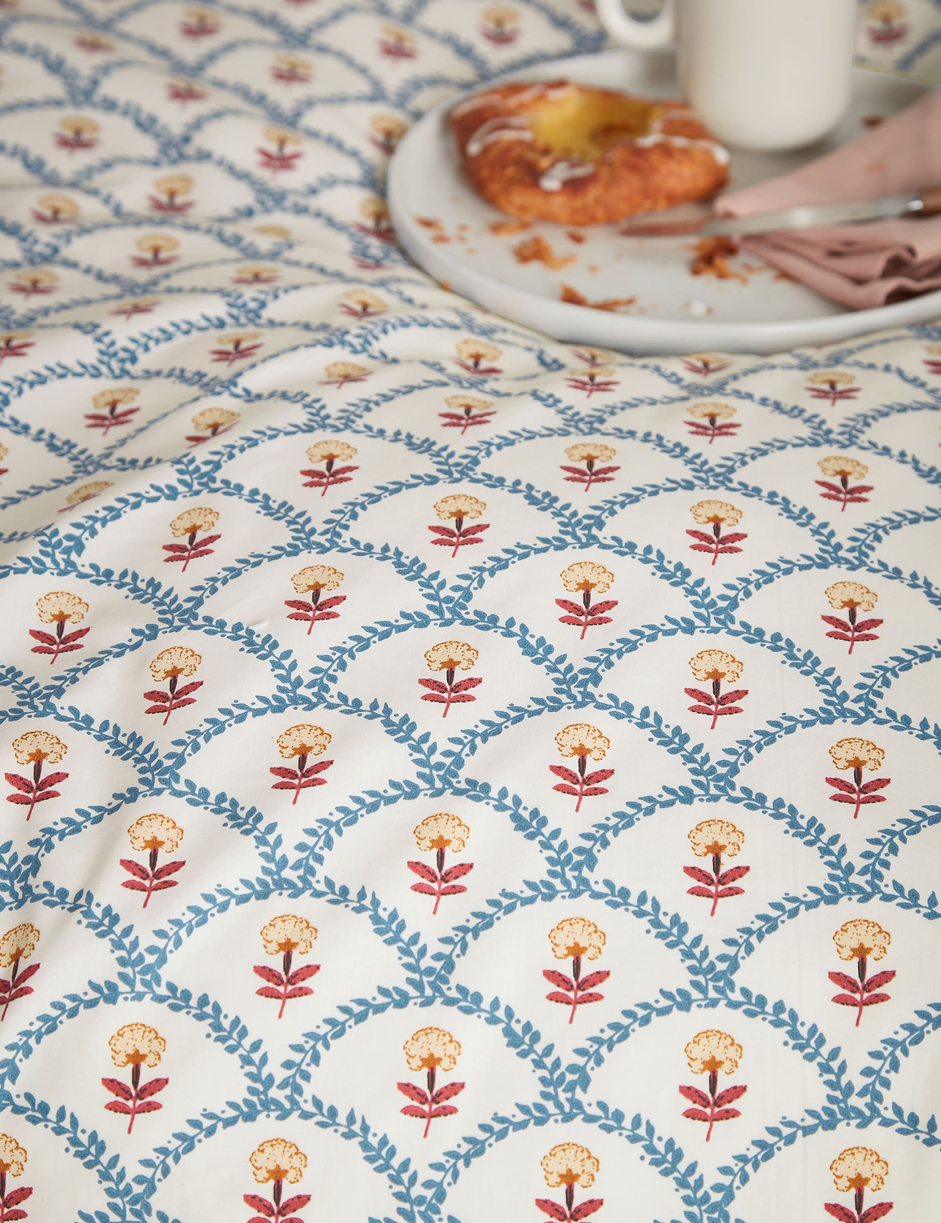 Pure Cotton Floral Scallop Bedding Set, imported from the UK