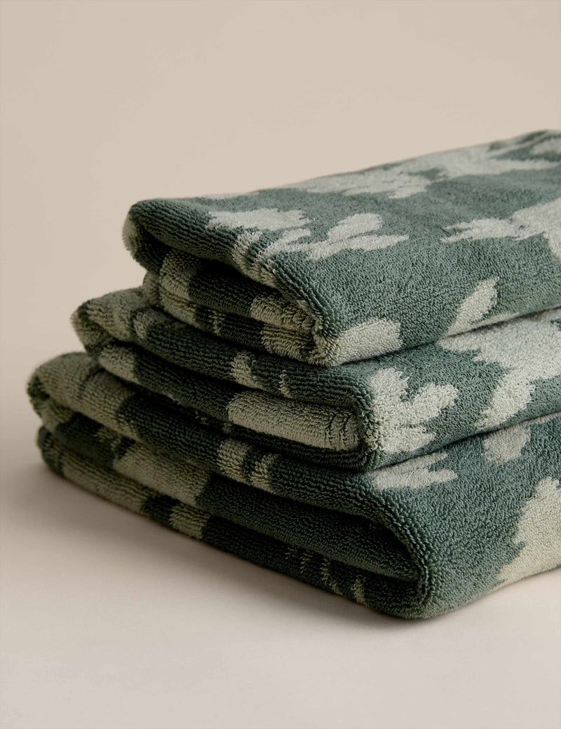 Floral towel in pure cotton 550 GSM British brand