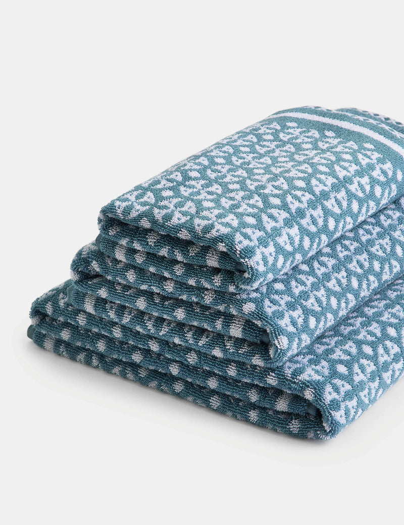 Pure cotton geometric circle bath towel, imported from the UK