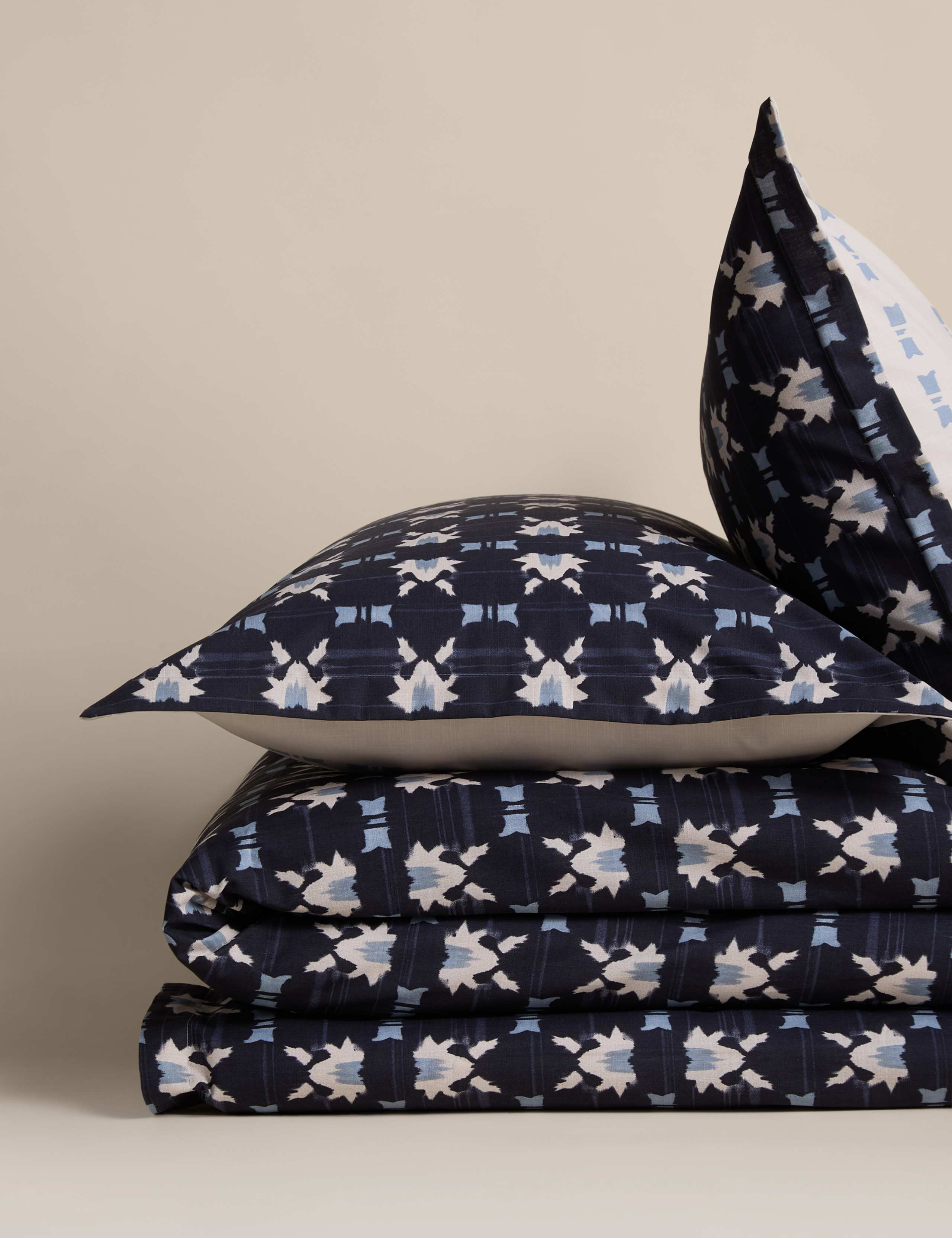Pure cotton geometric shibori inspired bedding set (British brand)