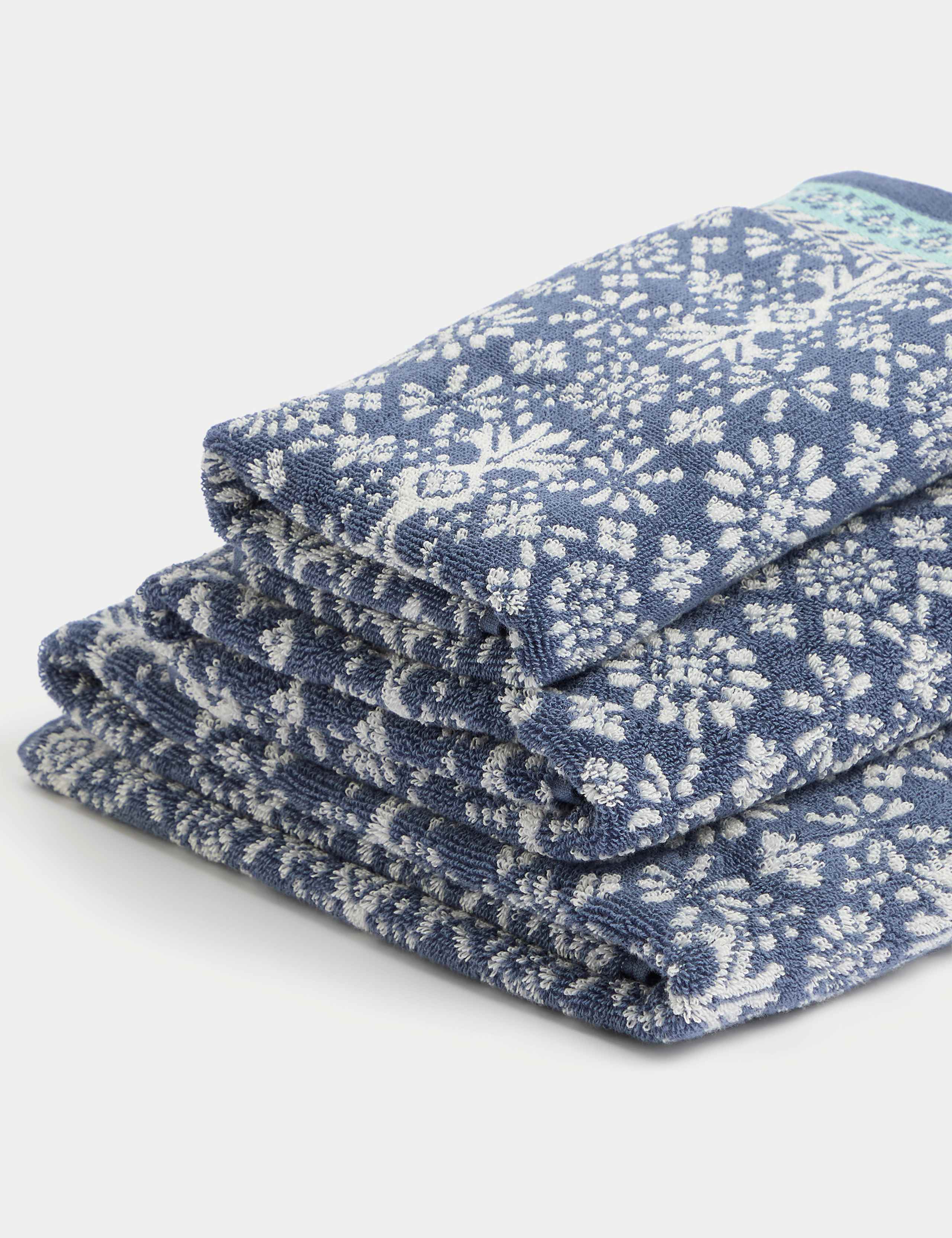 Serviette en pur coton à motif de carreaux géométriques