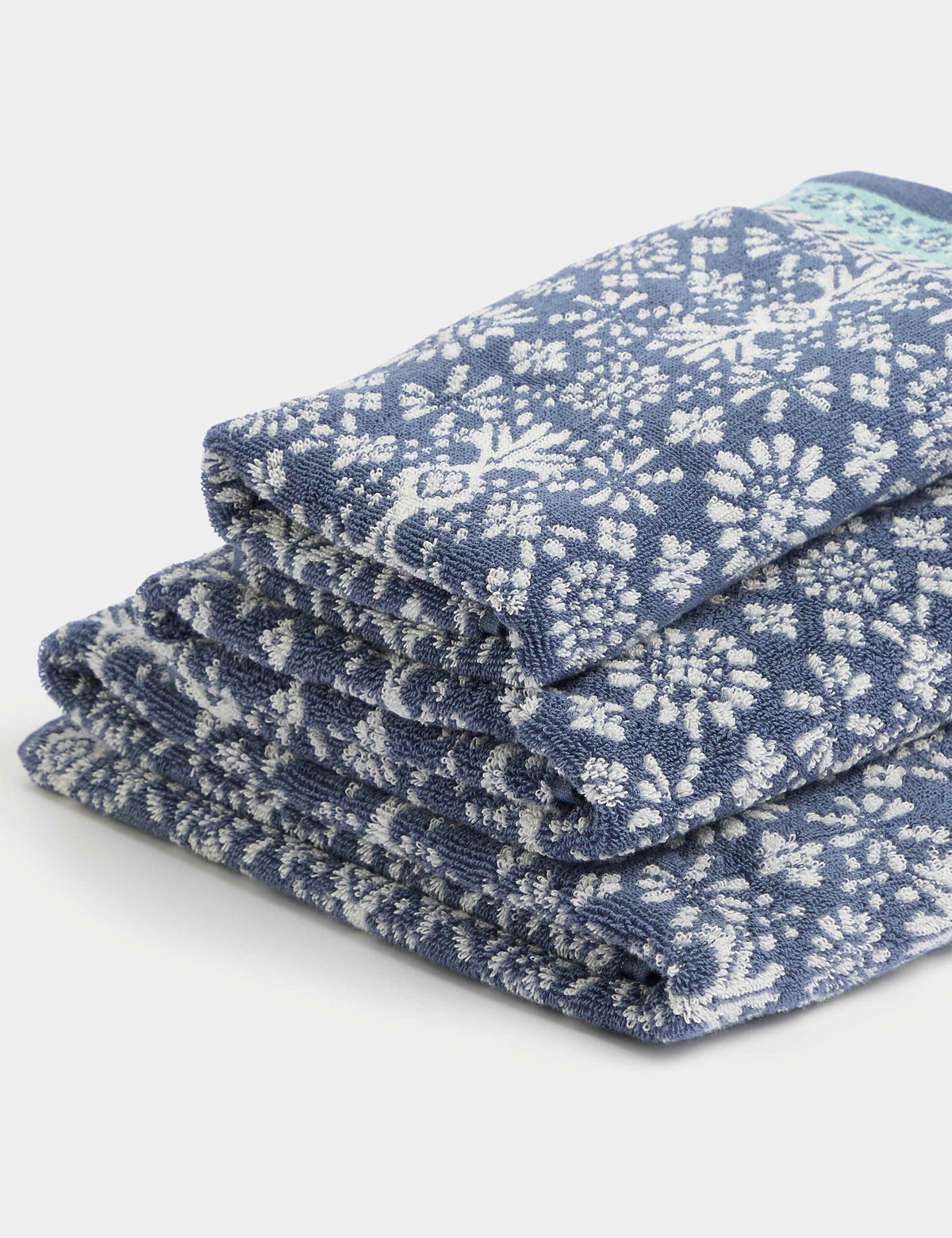 Serviette en pur coton à motif de carreaux géométriques