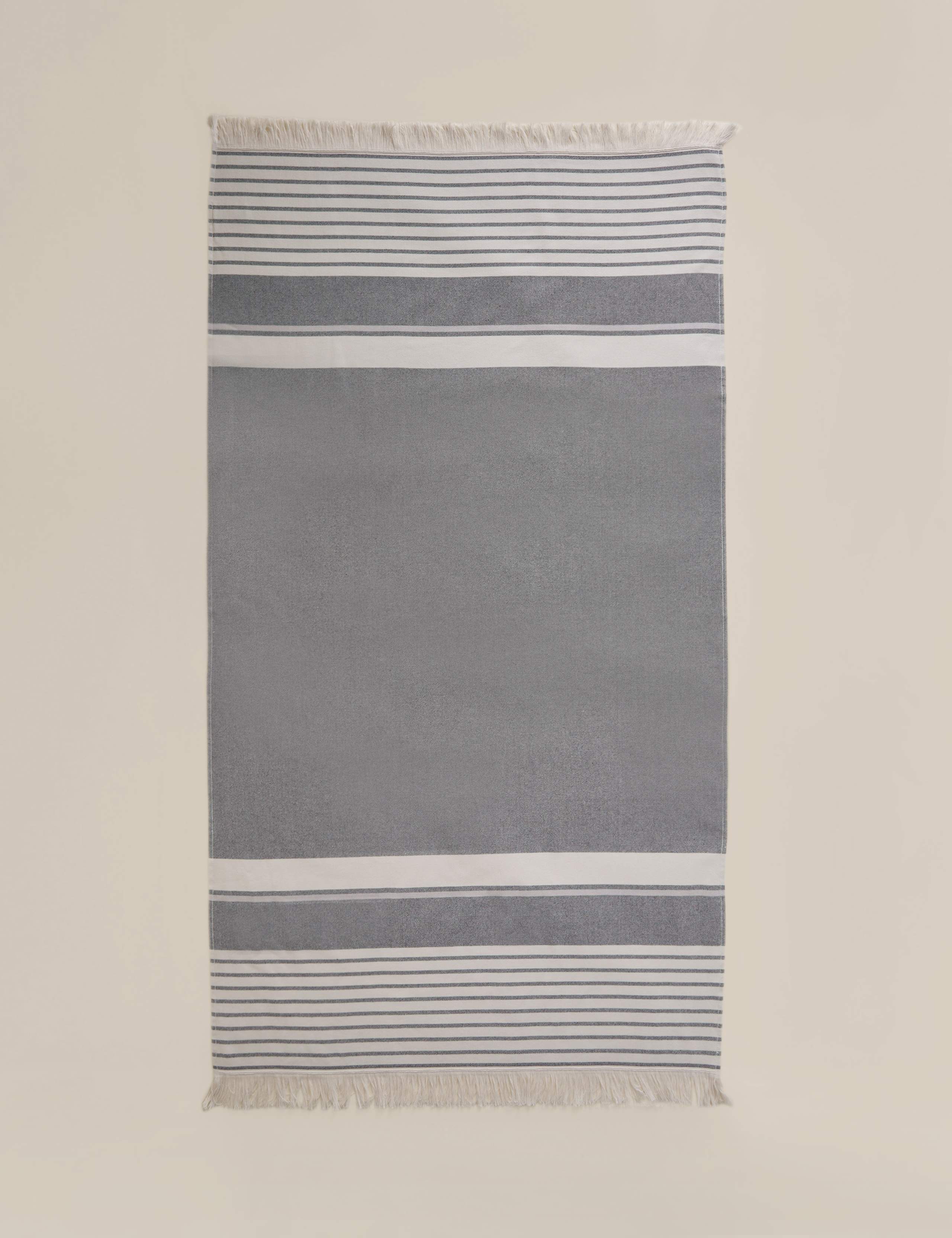 Pure cotton hammam beach towel with tasselled trims - British product
