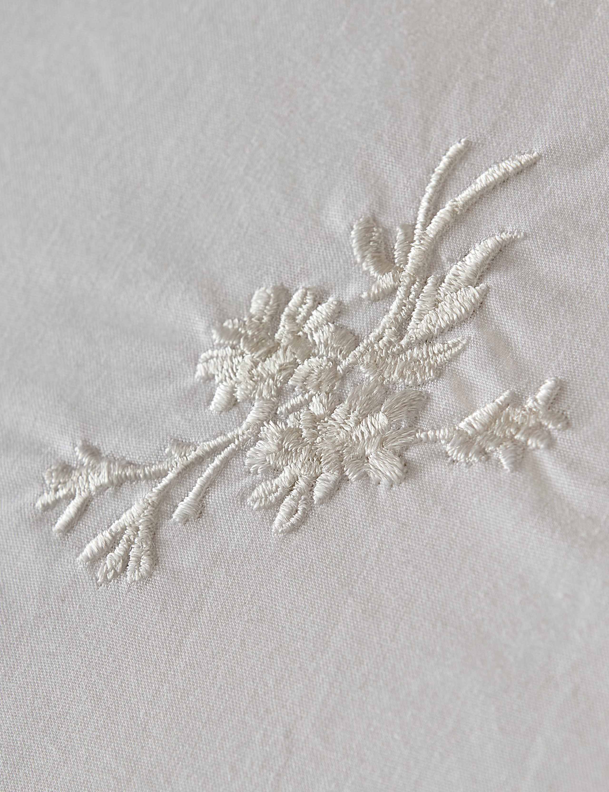 Laura Ashley Keeleigh Posy bedding set (British brand)