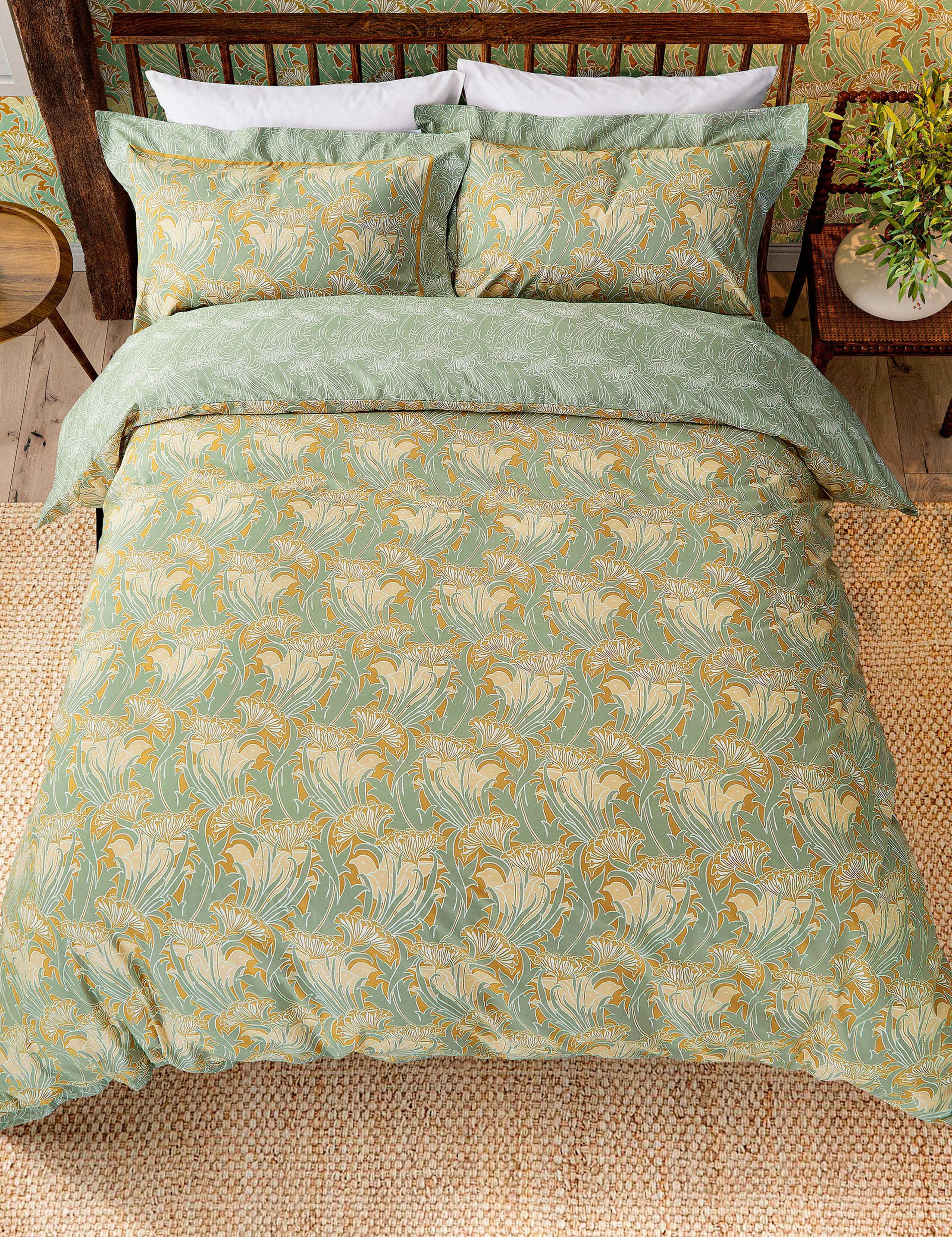 Morris & Co Laceflower bedding set, imported from the UK