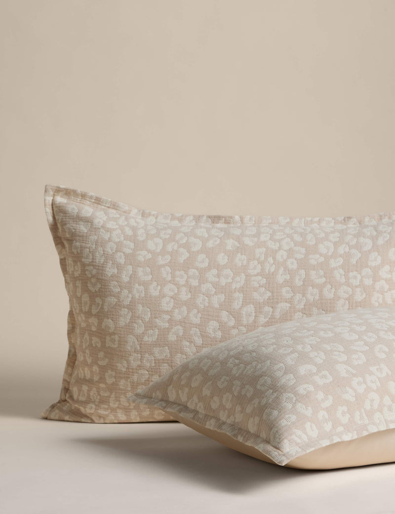 Pure cotton leopard jacquard bedding set with StayNew technology, UK version