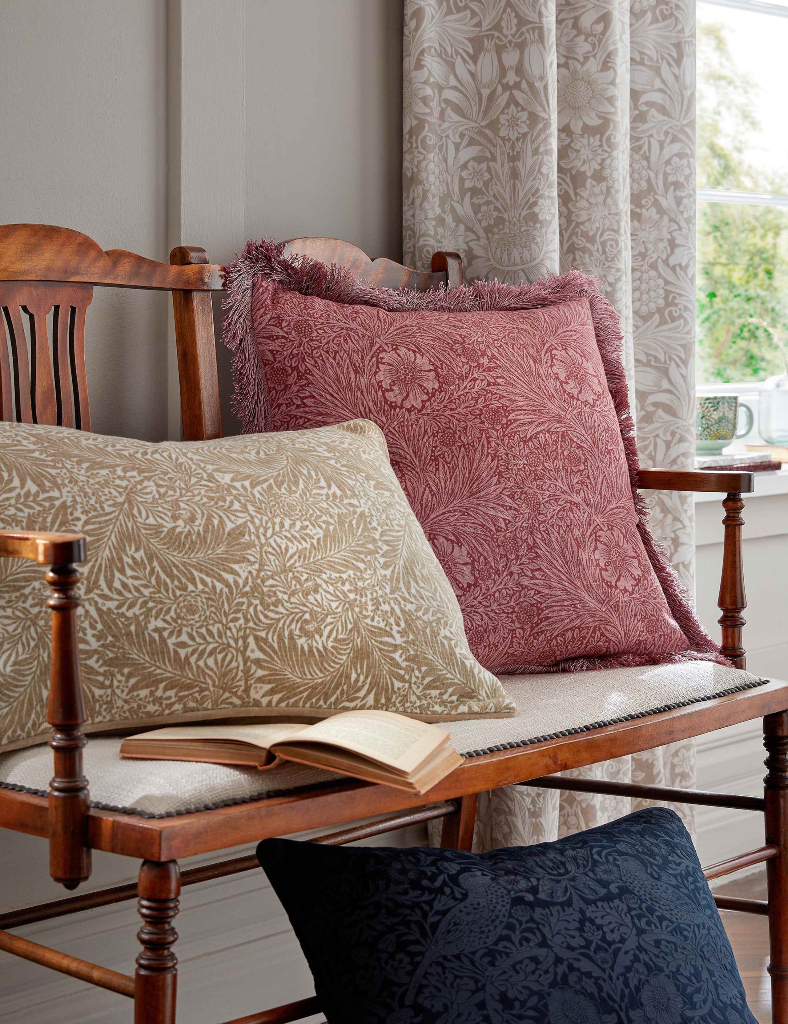 William Morris At Home marigold cotton cushion 50x50 cm, UK version