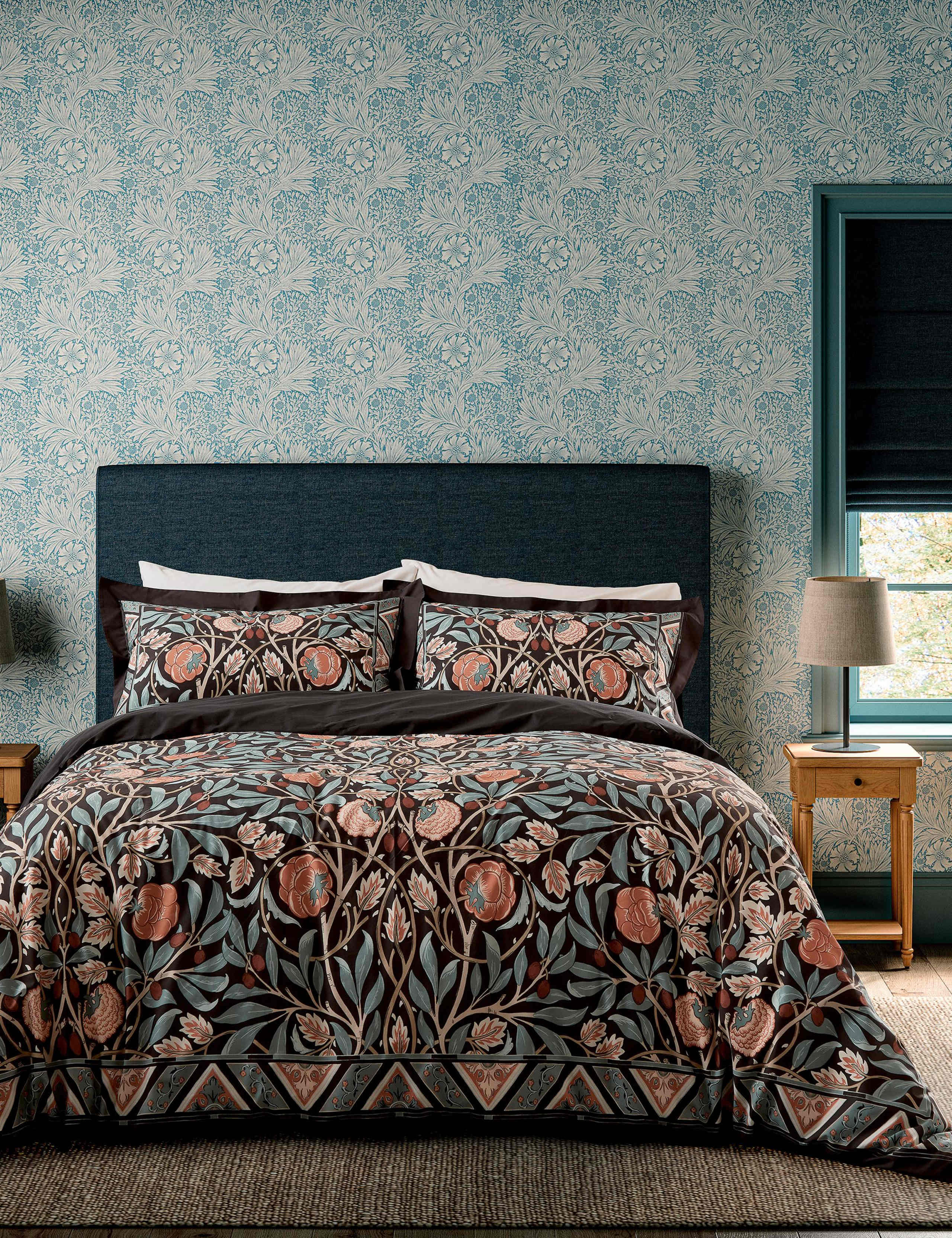 Morris & Co Olive and Rose bedding set, UK version