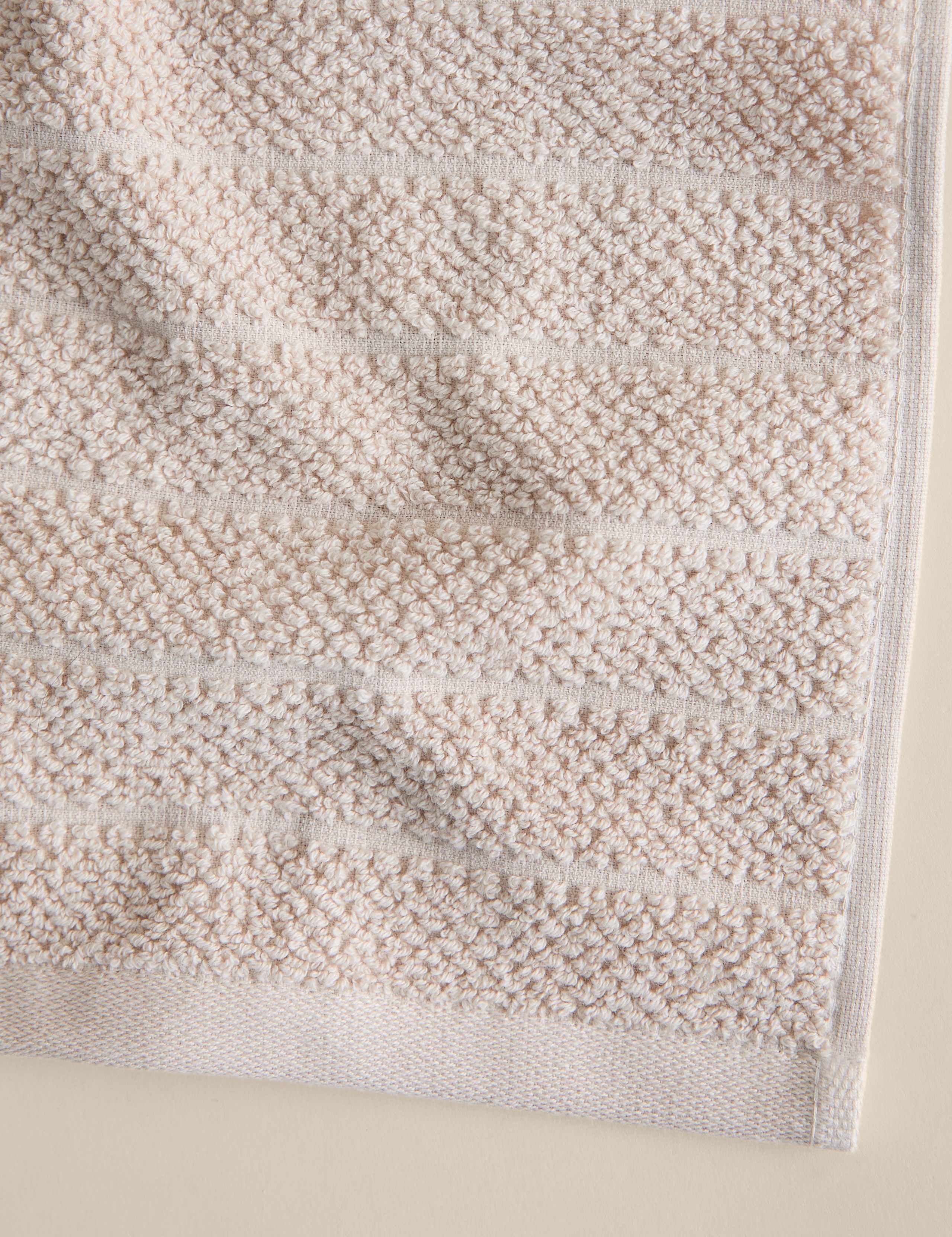 Pure cotton popcorn stripe towel 550gsm, imported from the UK