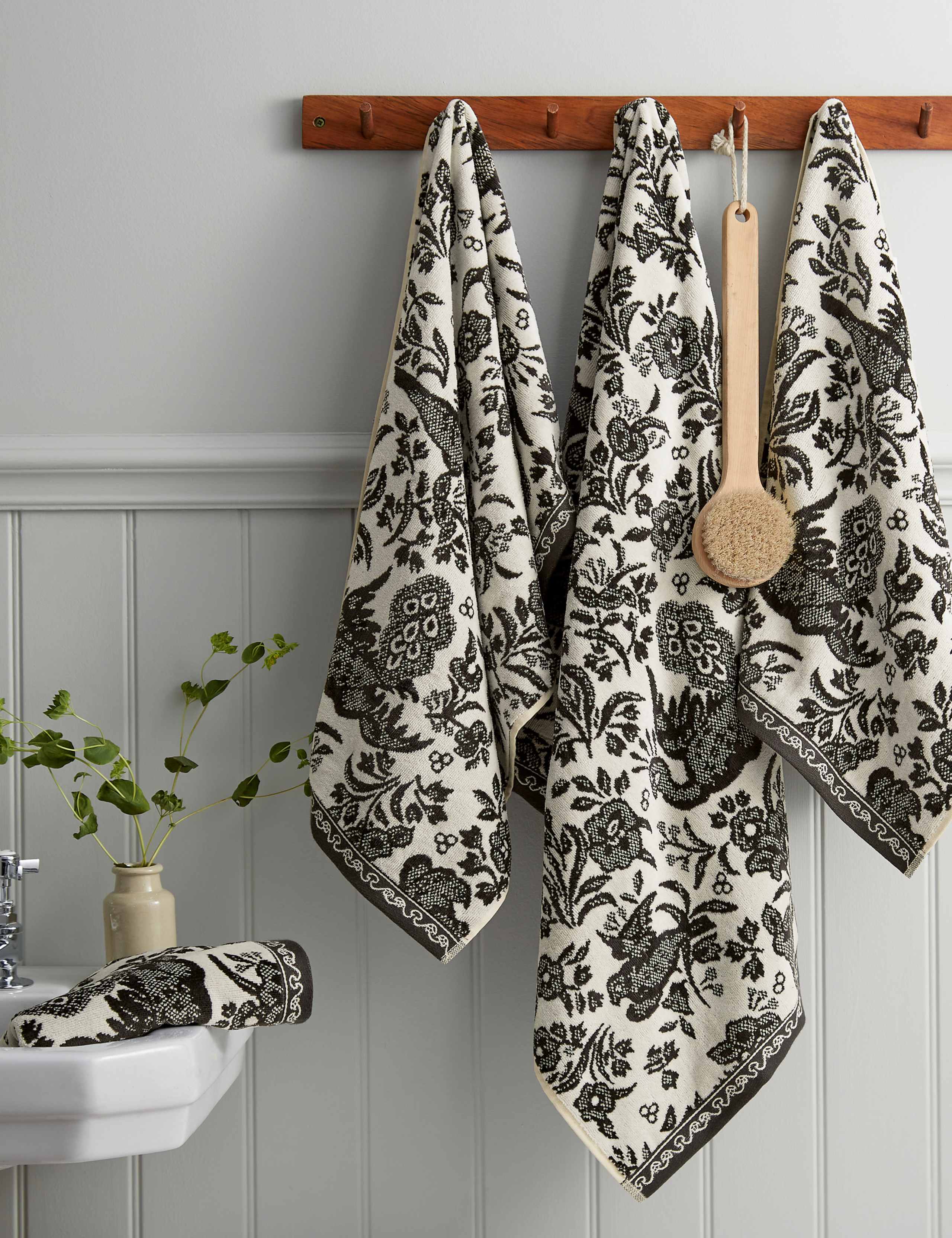 Burleigh X Bedeck Pure Cotton Regal Peacock Towel, imported from the UK