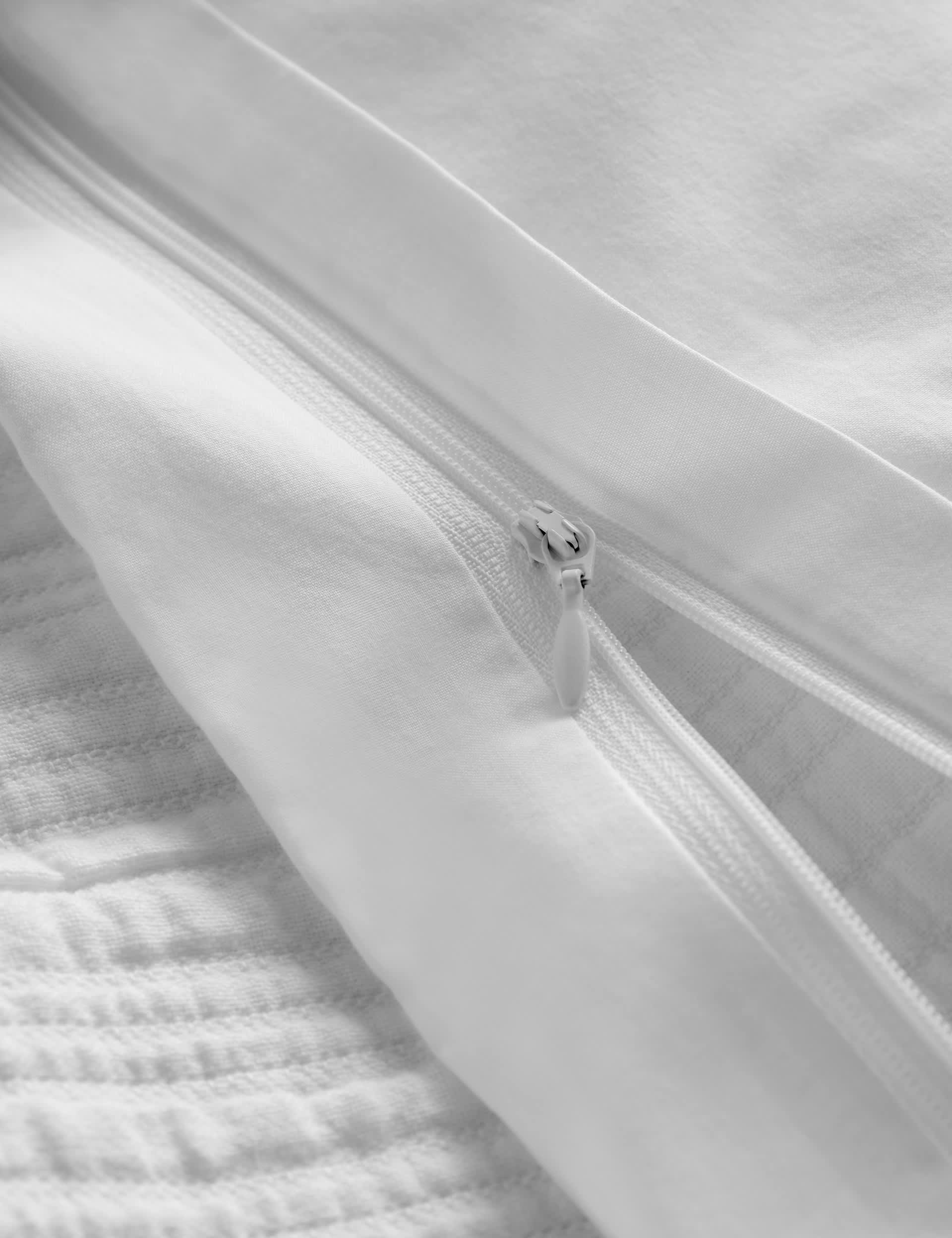 Pure cotton ribbed bedding set with duvet and pillowcases, UK version
