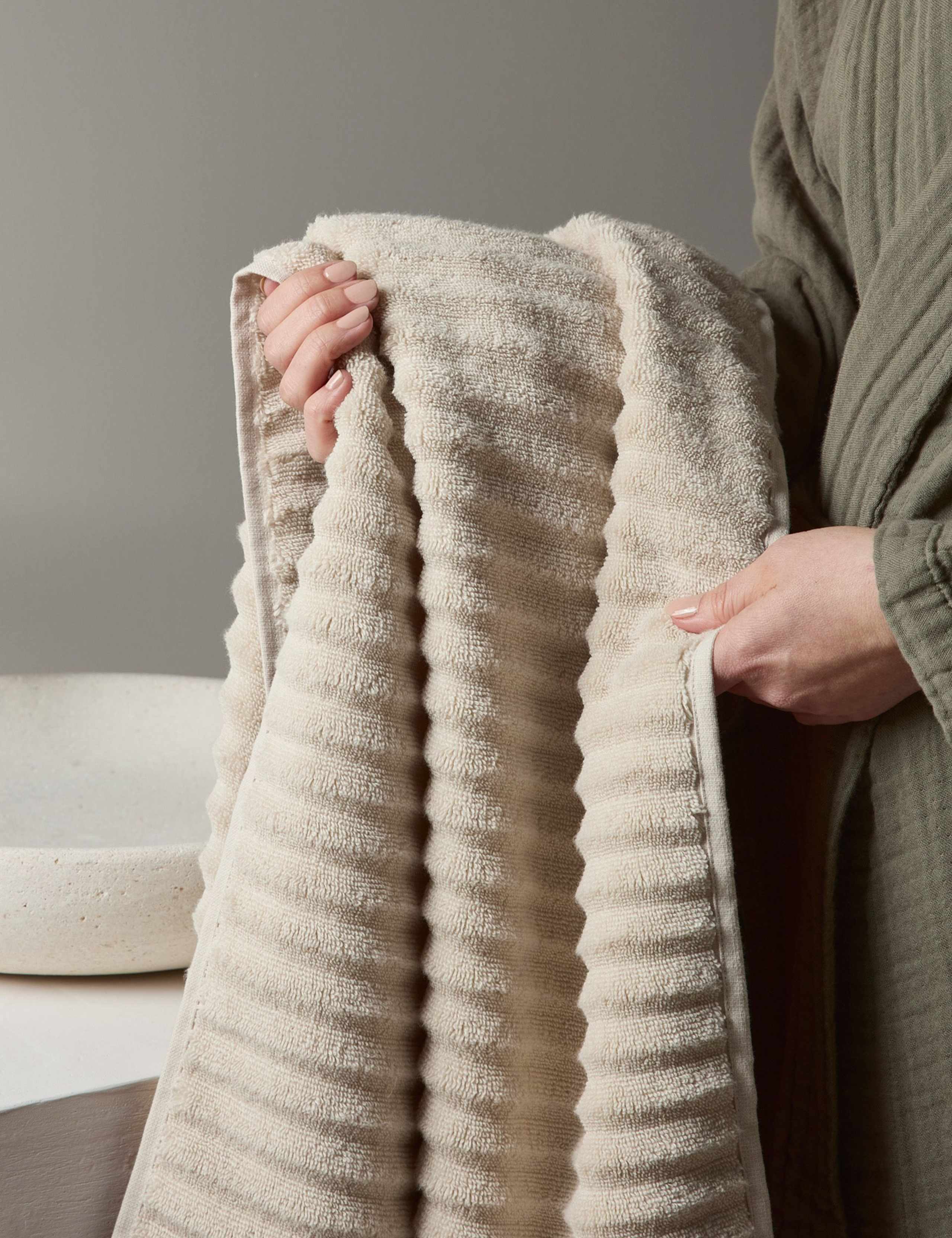 Bedfolk rippled bath towel (British brand)