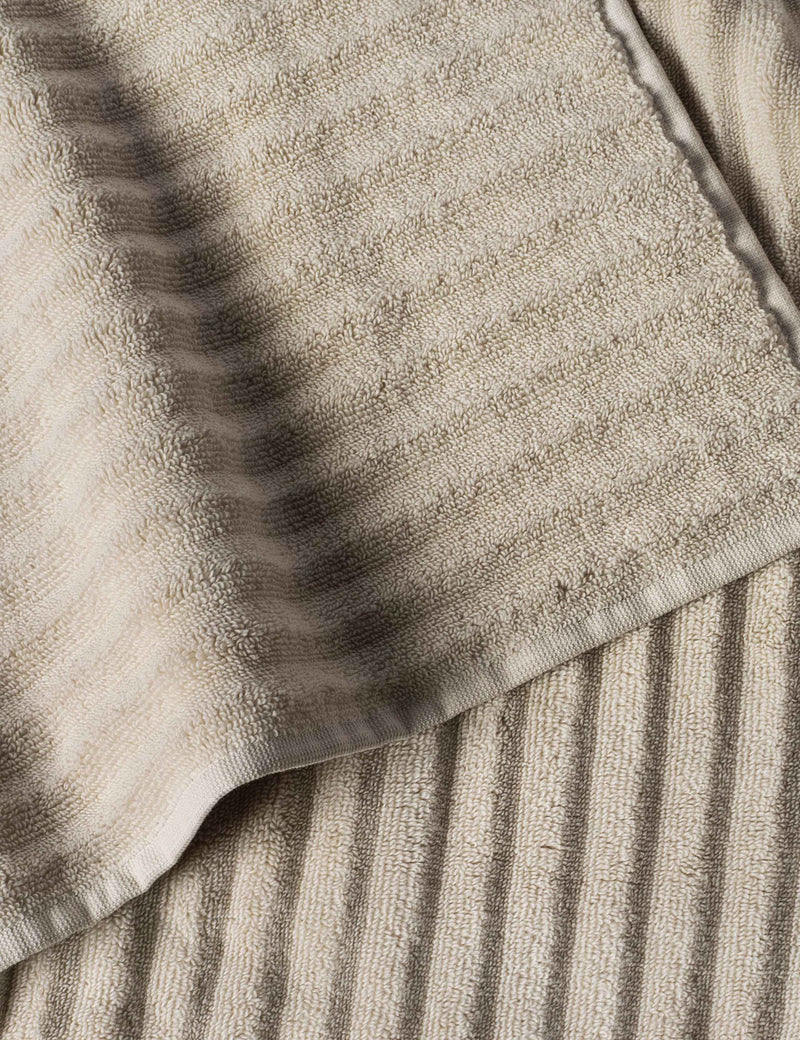 Bedfolk rippled bath towel (British brand)