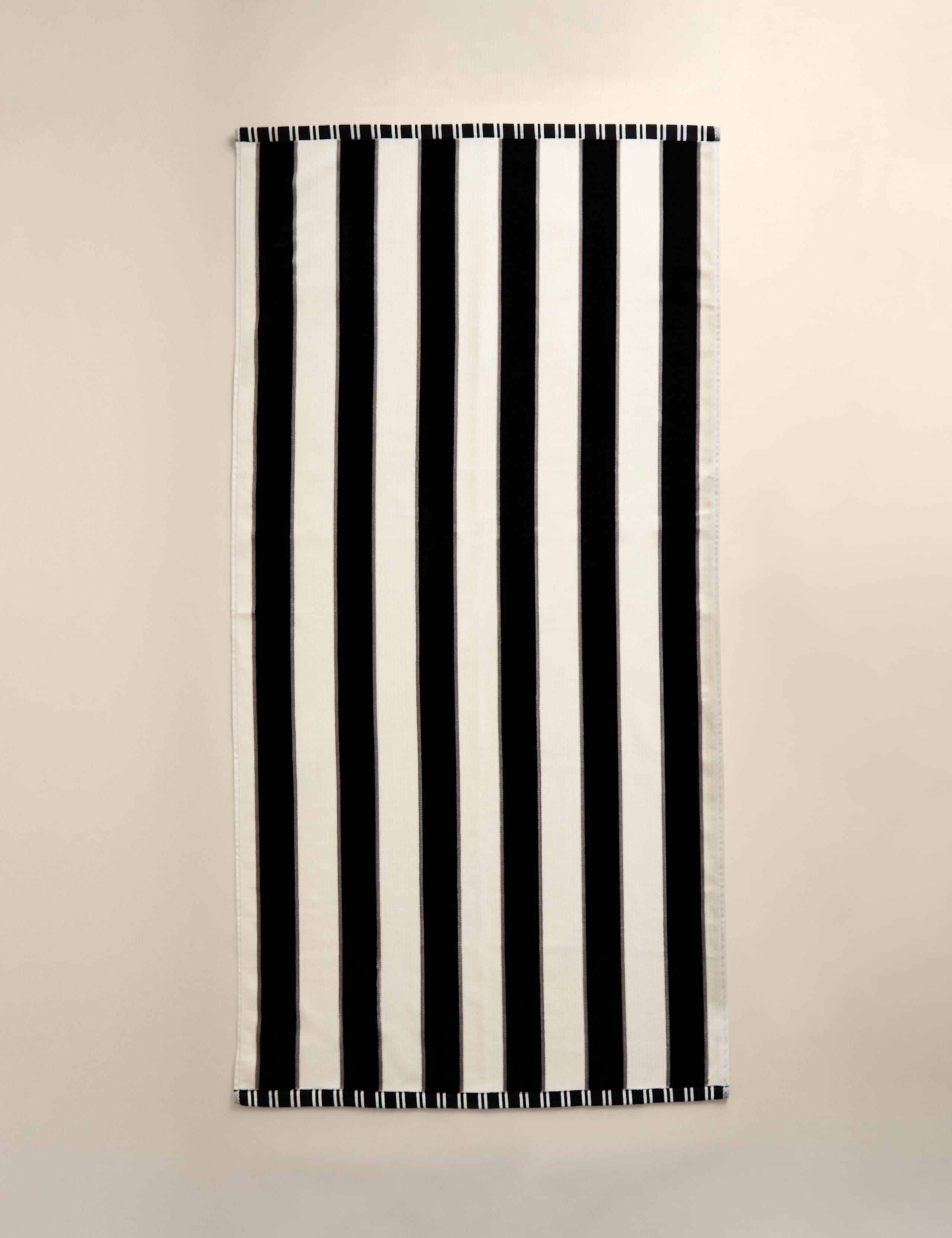 Pure cotton sand resistant beach towel, UK version