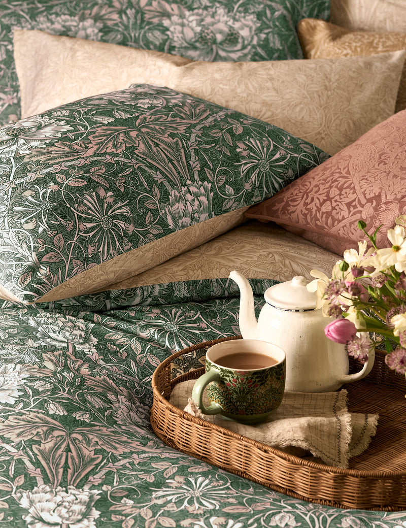 William Morris bedding set Honeysuckle and Tulip, UK version