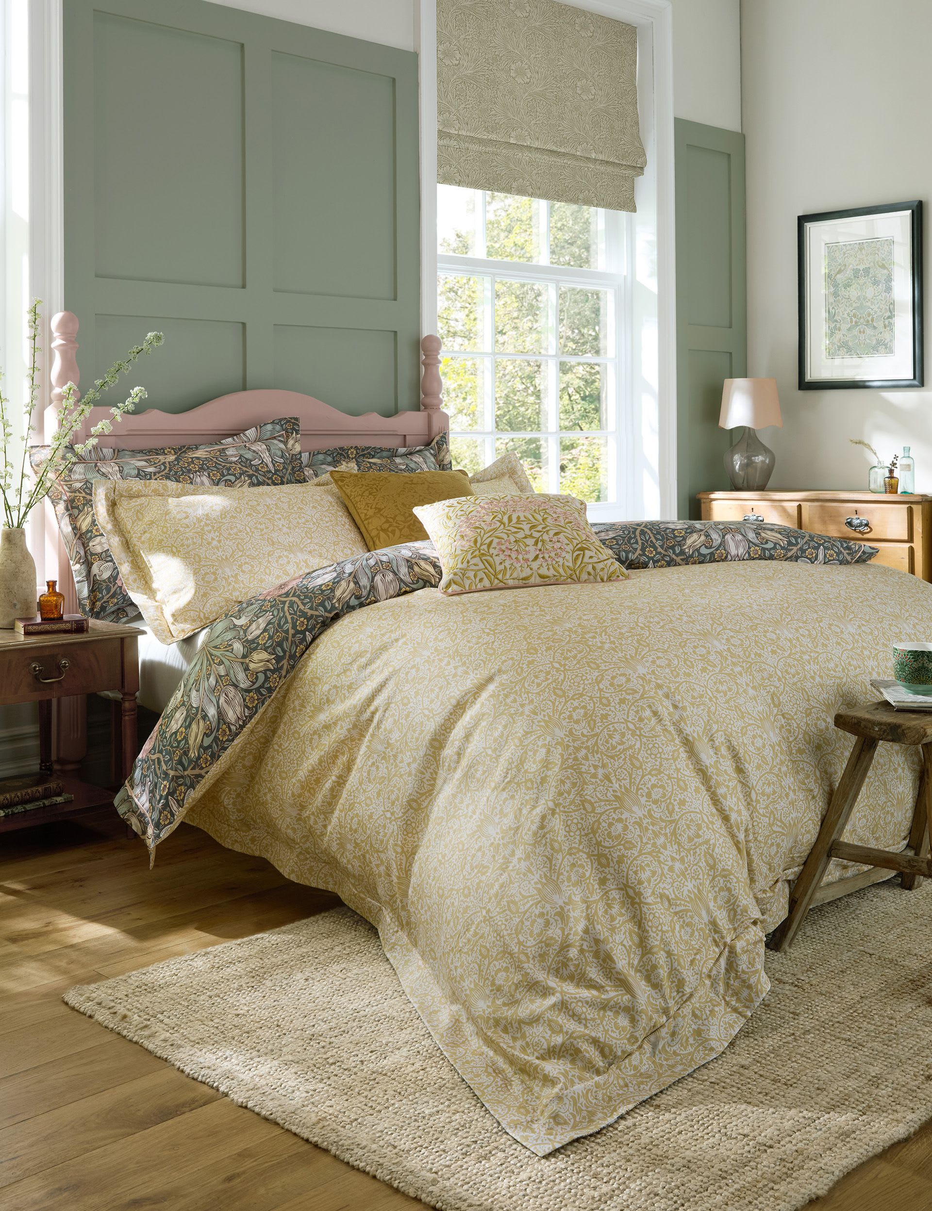 William Morris Spring Thicket bedding set, UK version