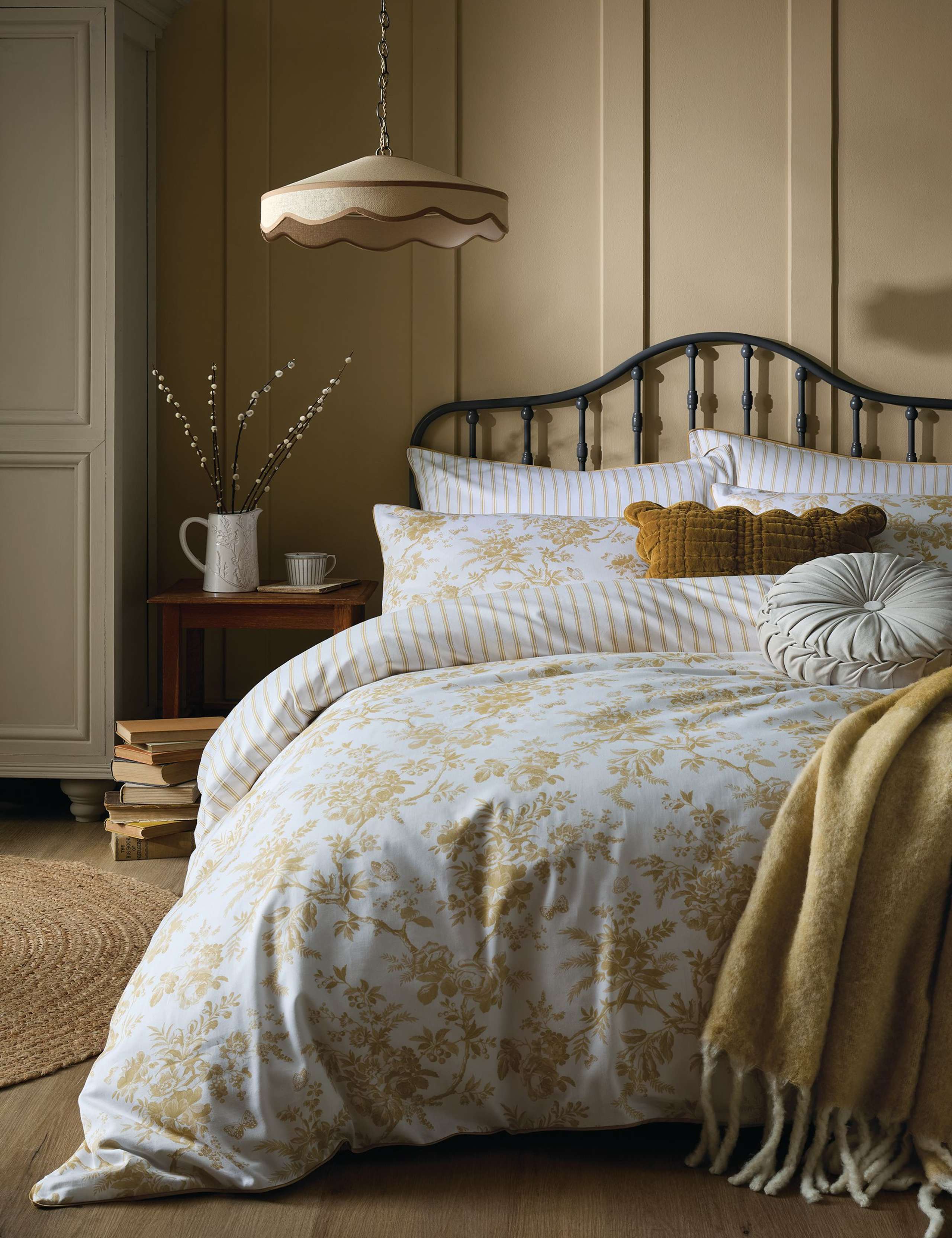 Laura Ashley cotton sateen reversible bedding set (British brand)