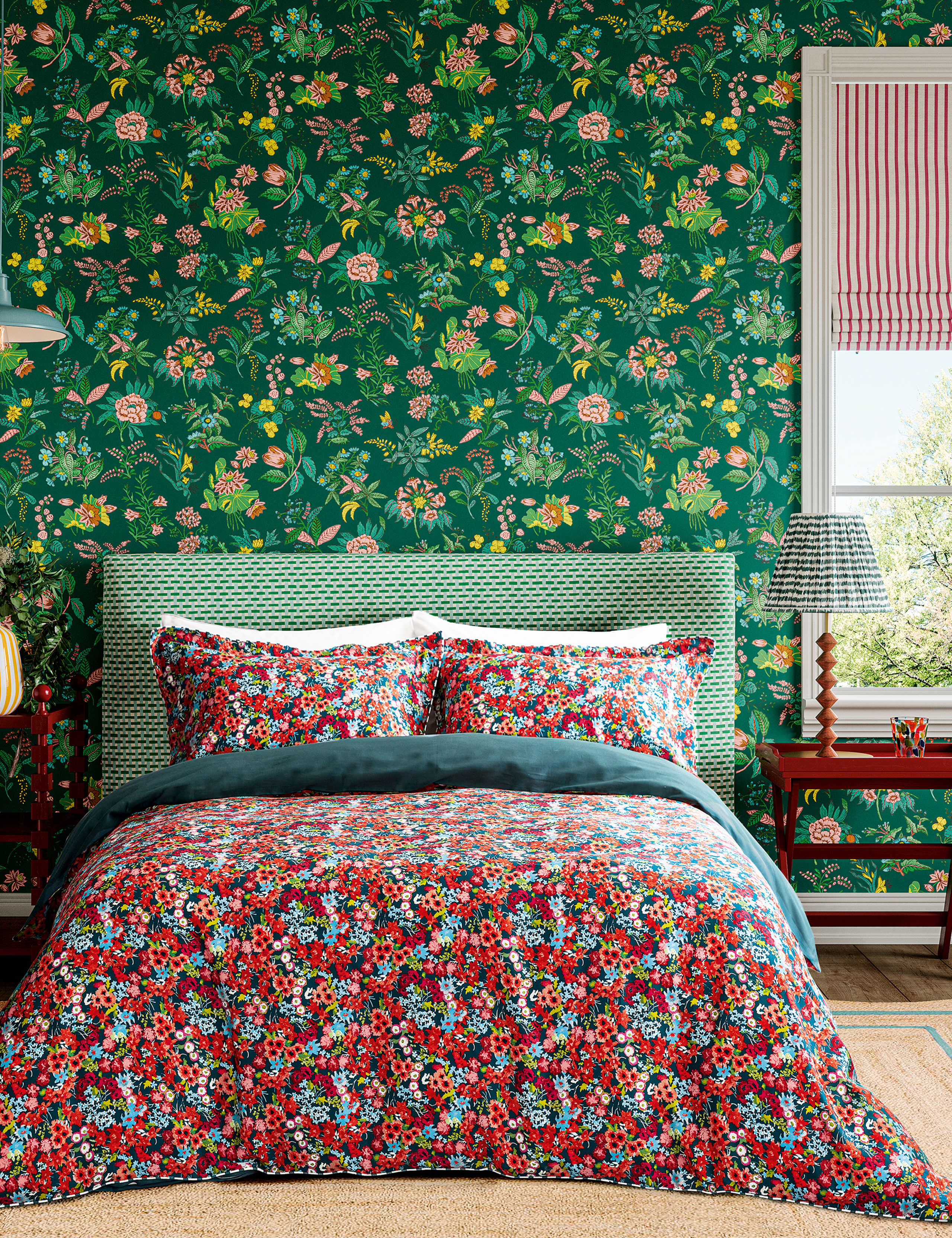 Harlequin wildflower meadow bedding set, UK version