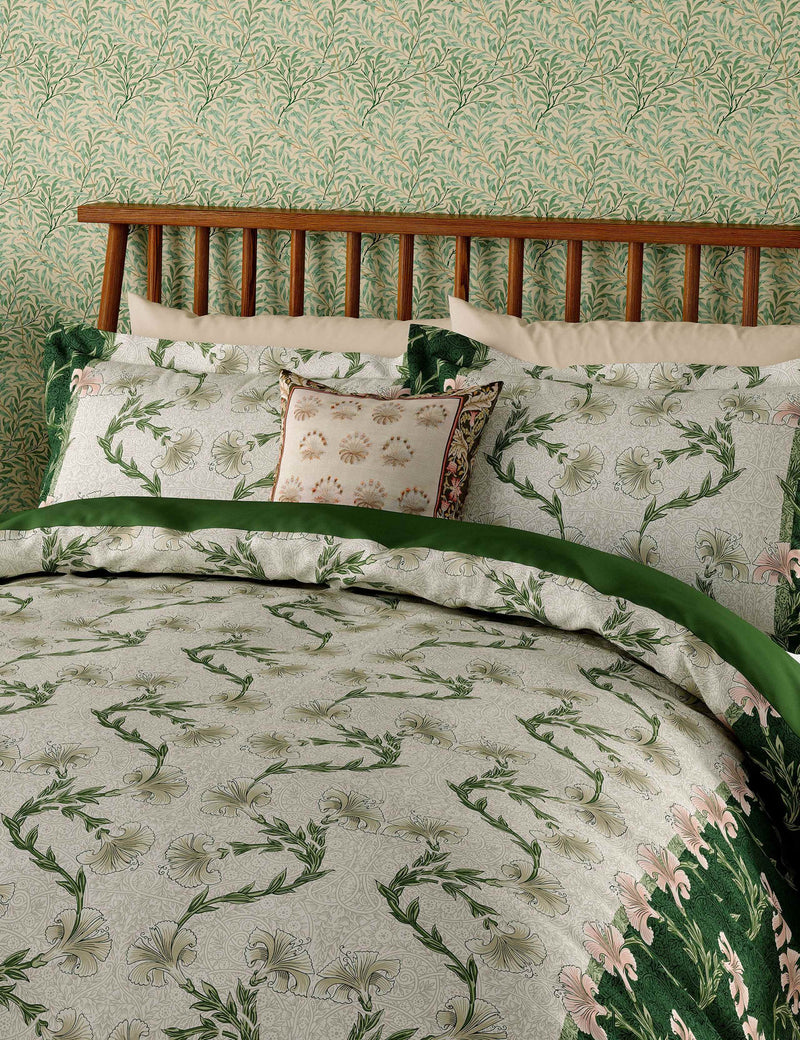 Morris & Co Scrolling Carnation bedding set (British brand)