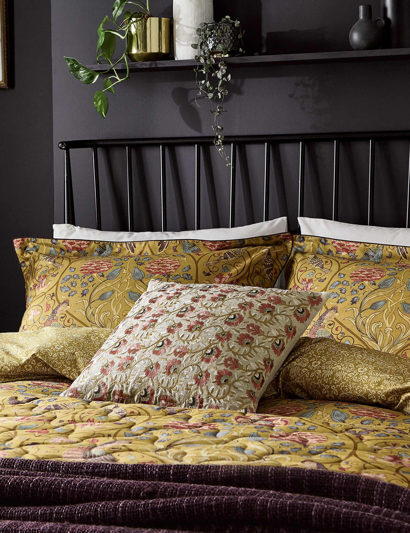 Morris & Co Seasons By May bedding set, UK version