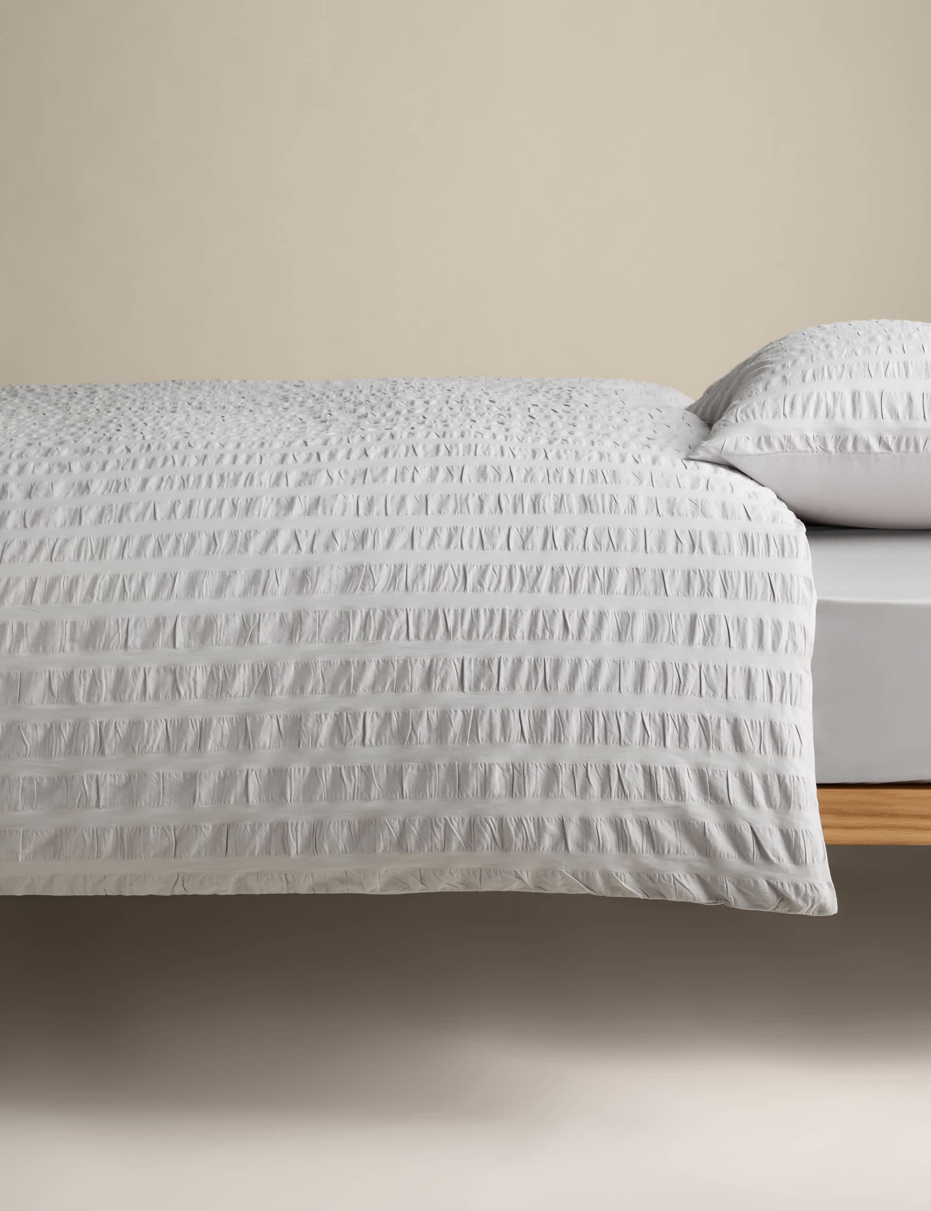 Pure cotton seersucker bedding set, striped pattern - British product