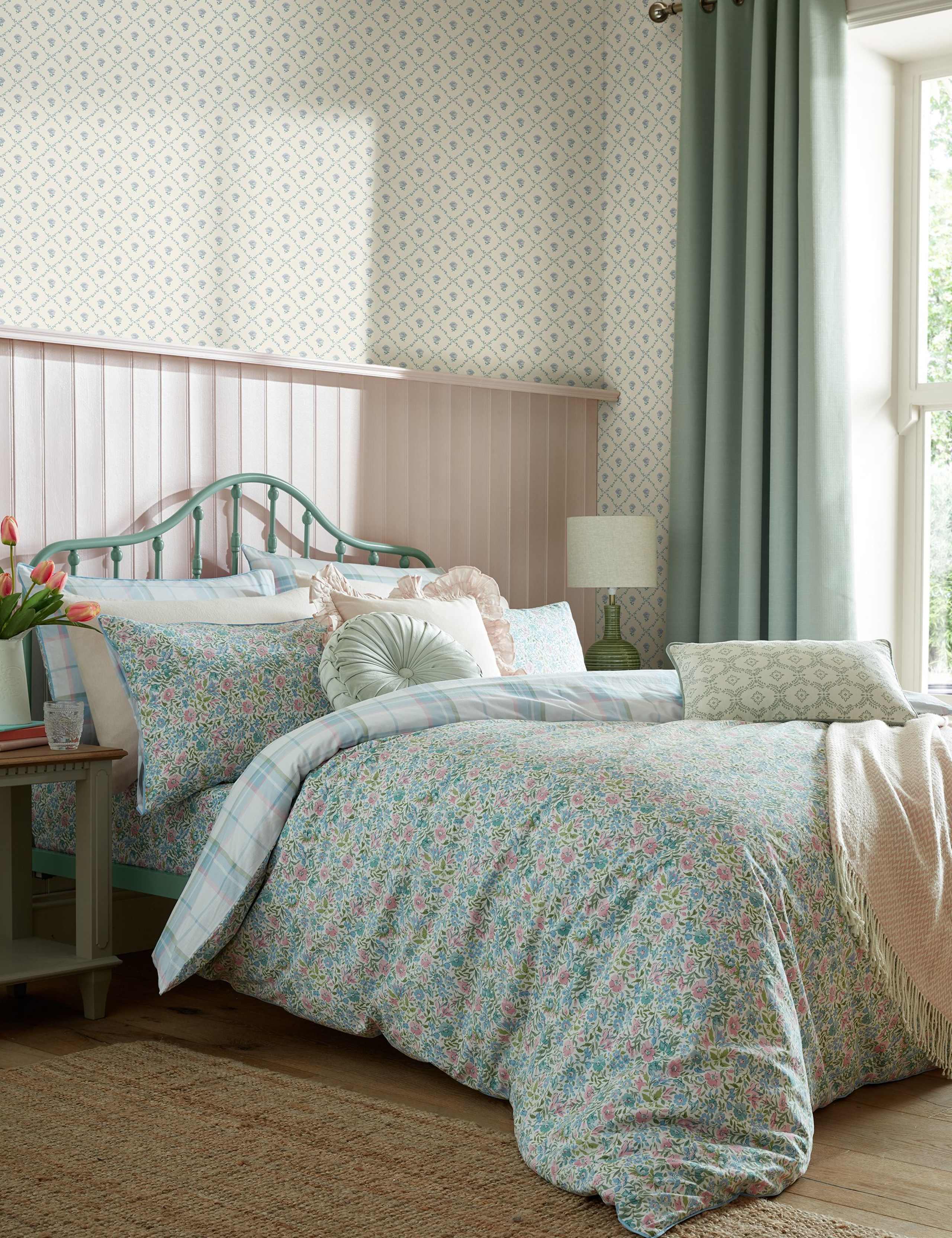 Laura Ashley reversible bedding set, imported from the UK