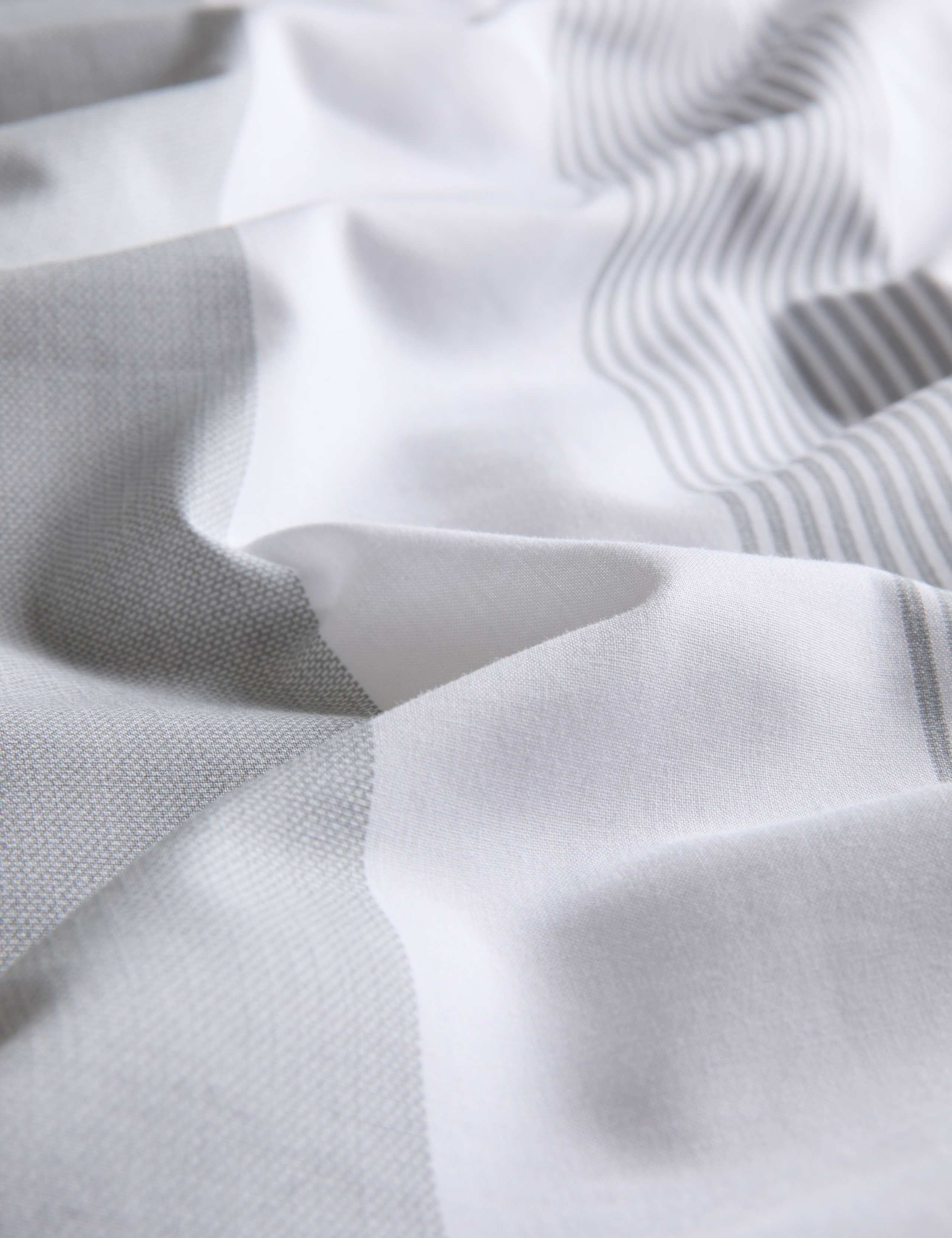 Signature stripe cotton bedding set (British brand)