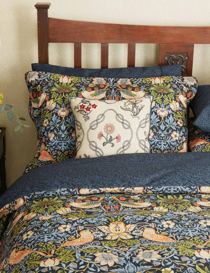Morris & Co Strawberry Thief bedding set, UK version
