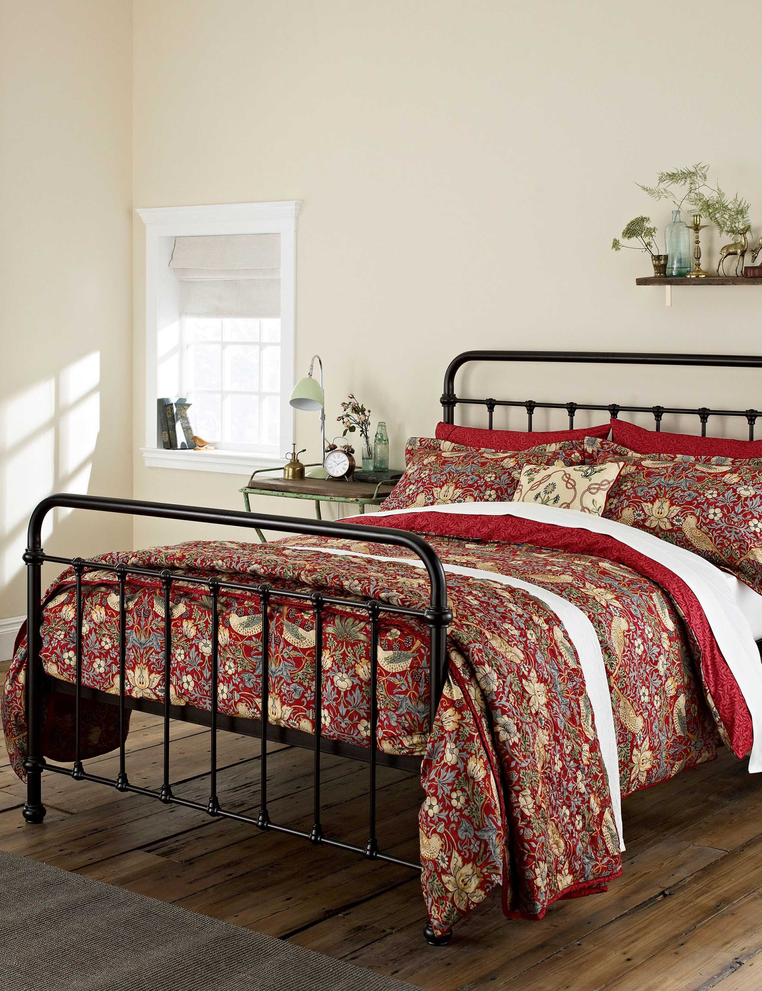 Morris & Co pure cotton Strawberry Thief bedding set, UK version