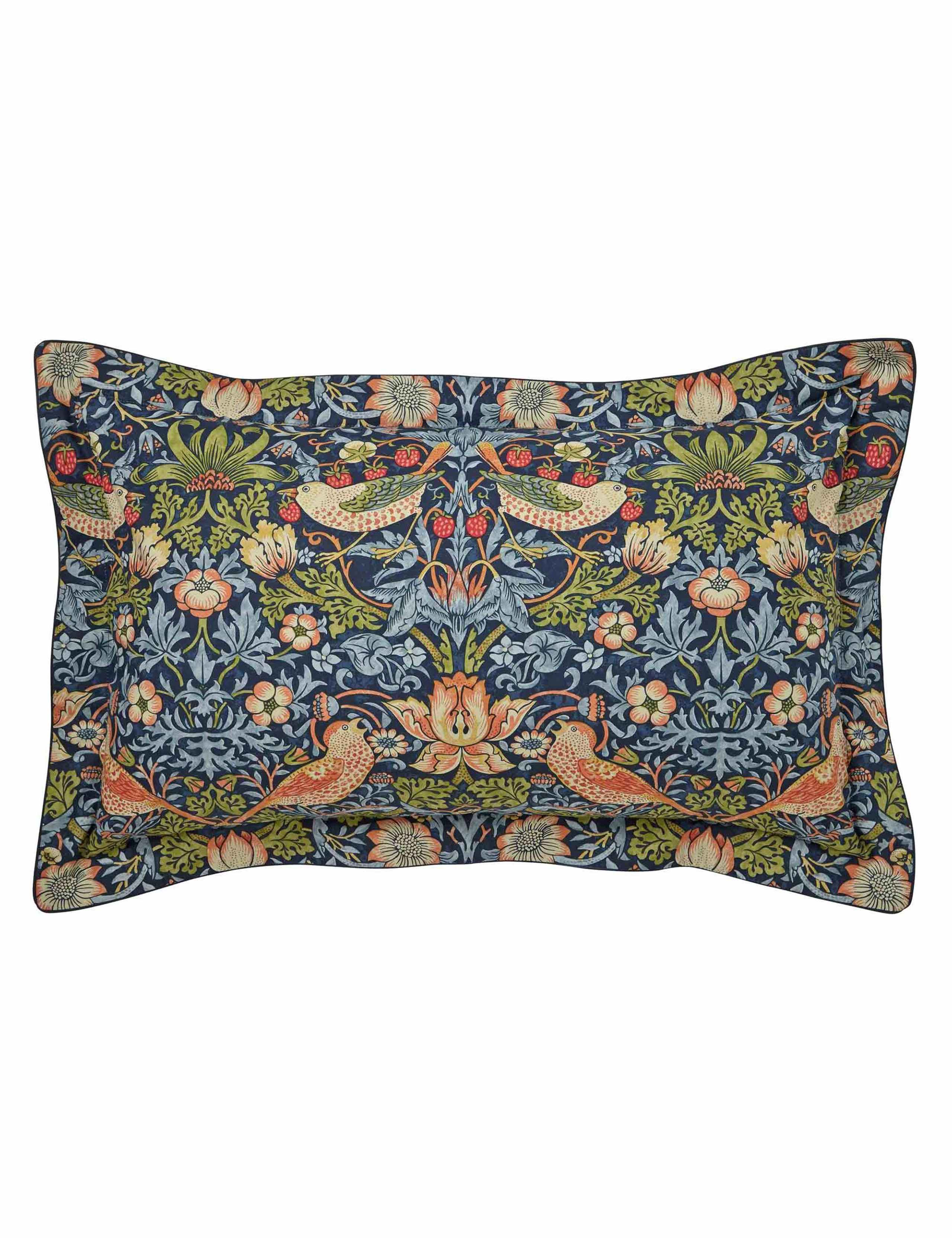 Morris & Co Strawberry Thief bedding set, UK version