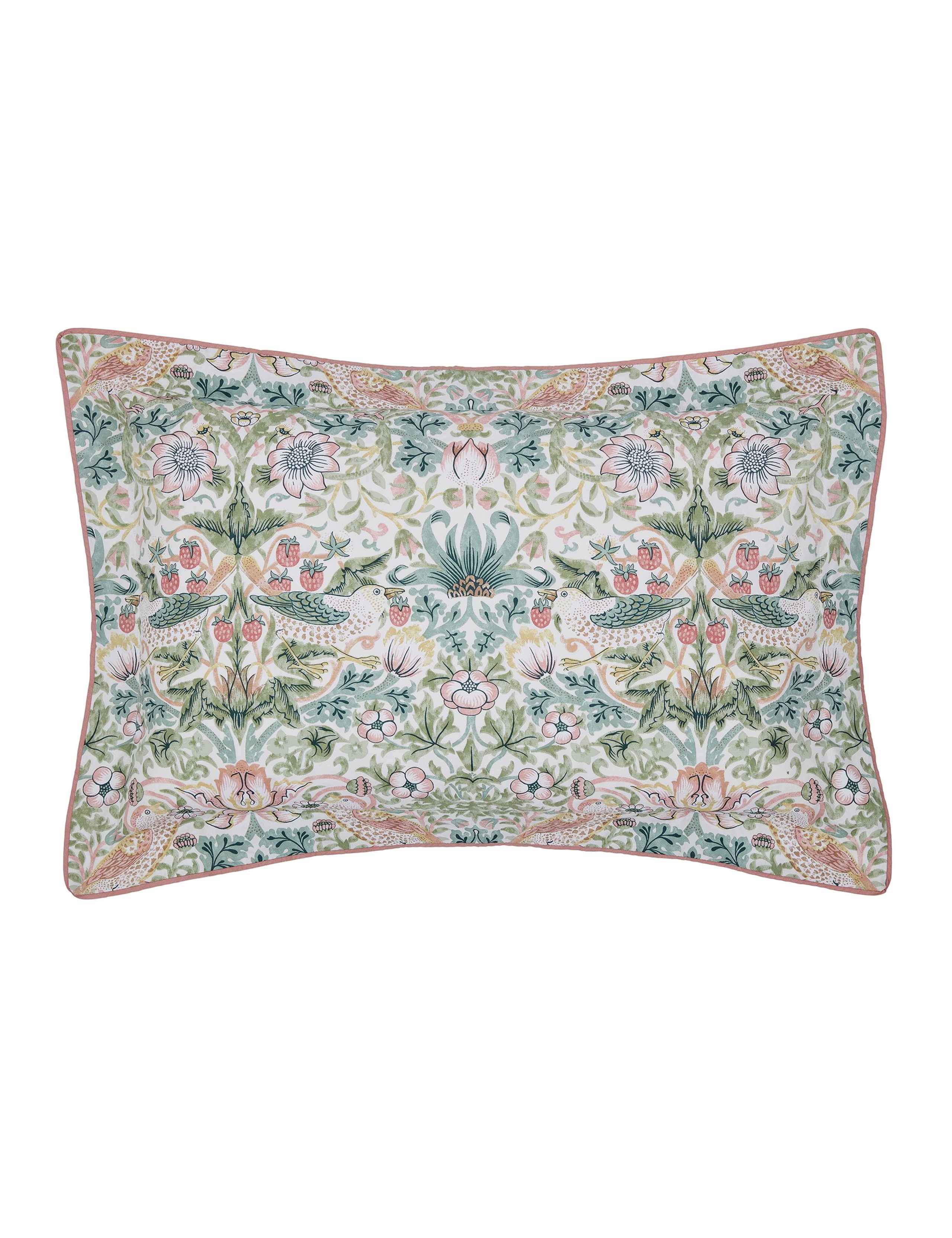 Morris & Co Strawberry Thief Cochineal bedding set (British brand)