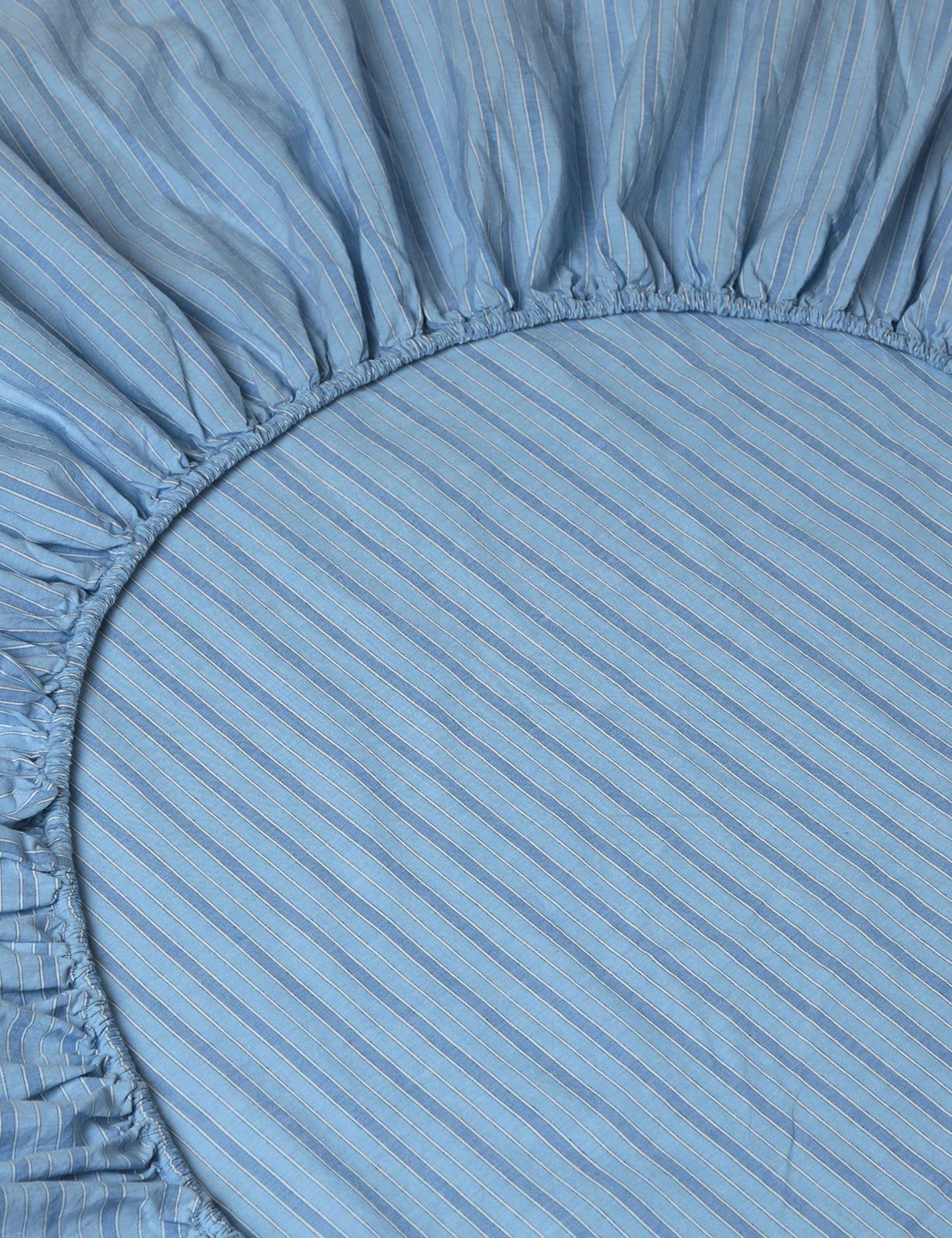 Piglet in Bed pure cotton striped fitted sheet, UK version