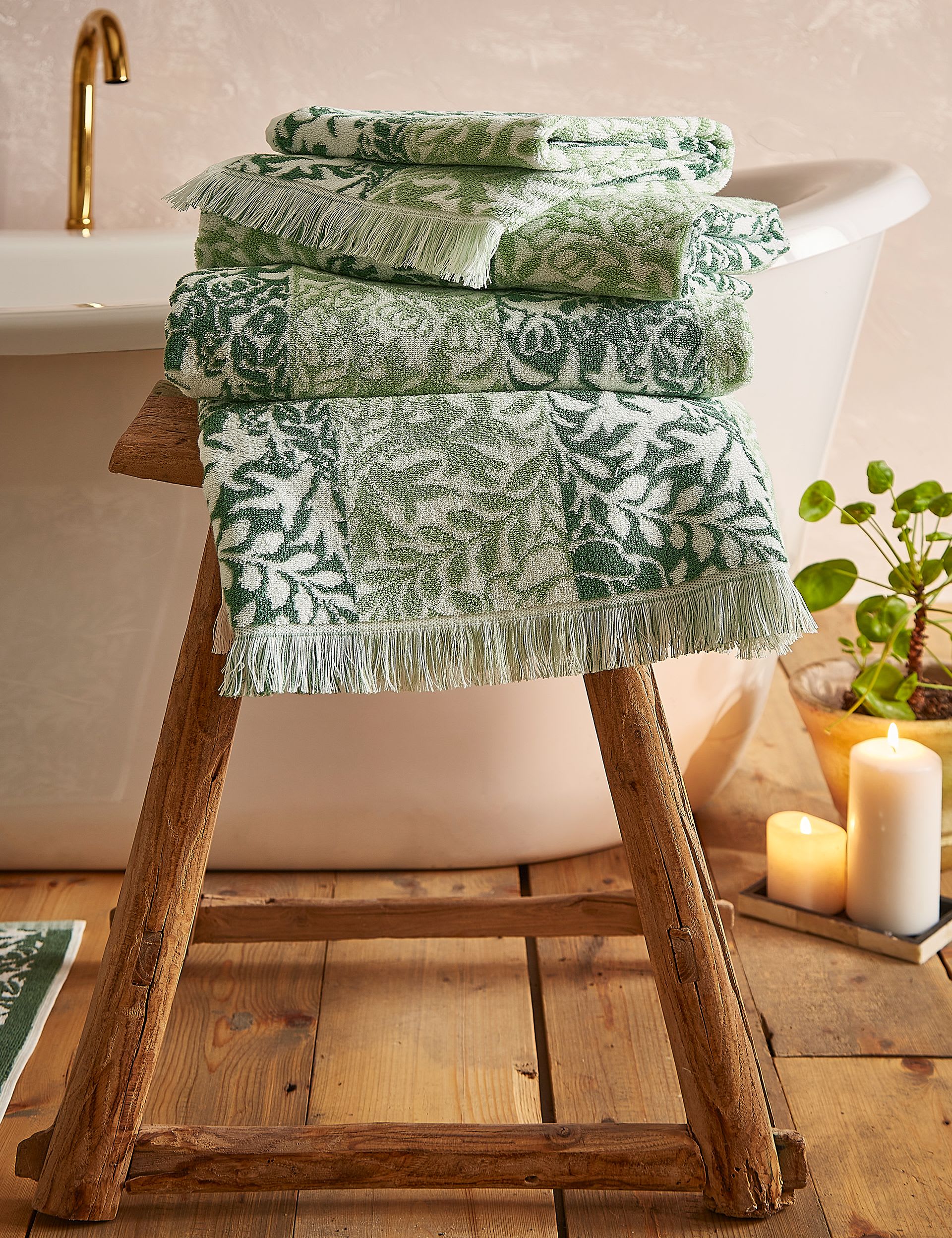 William Morris striped floral towel, UK version