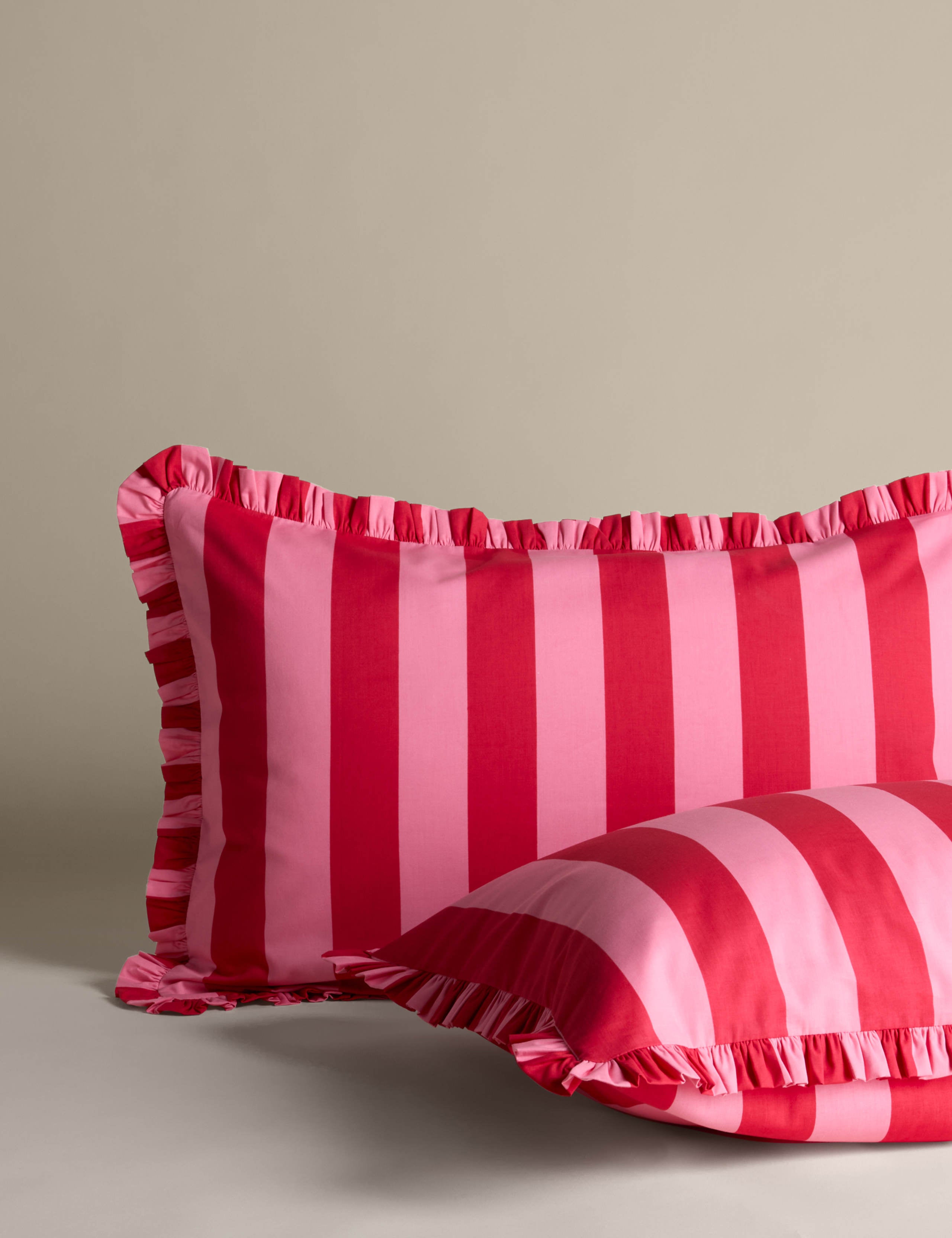 Pure cotton striped ruffle bedding set, UK version