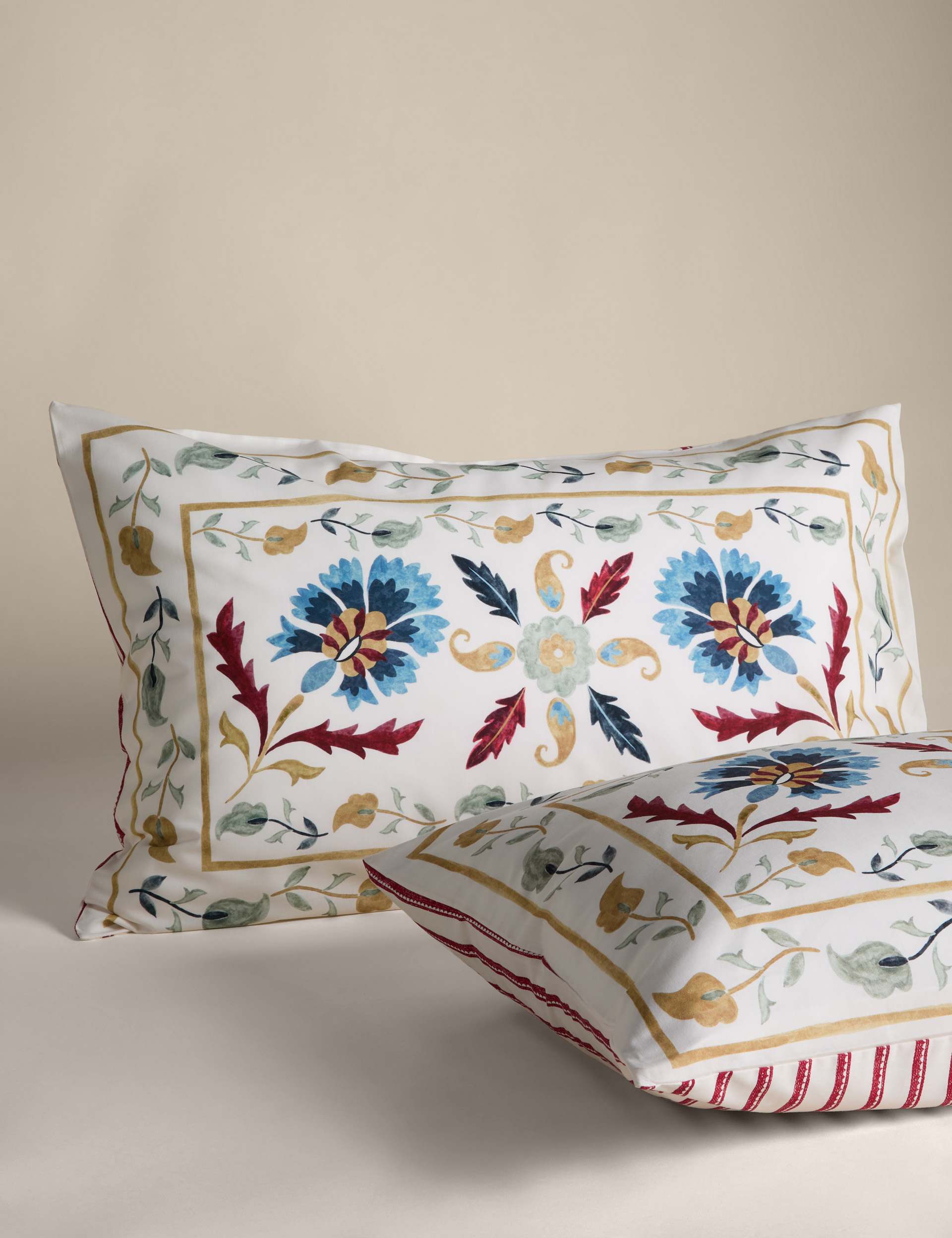 Suzani pattern bedding set in pure cotton, imported from the UK