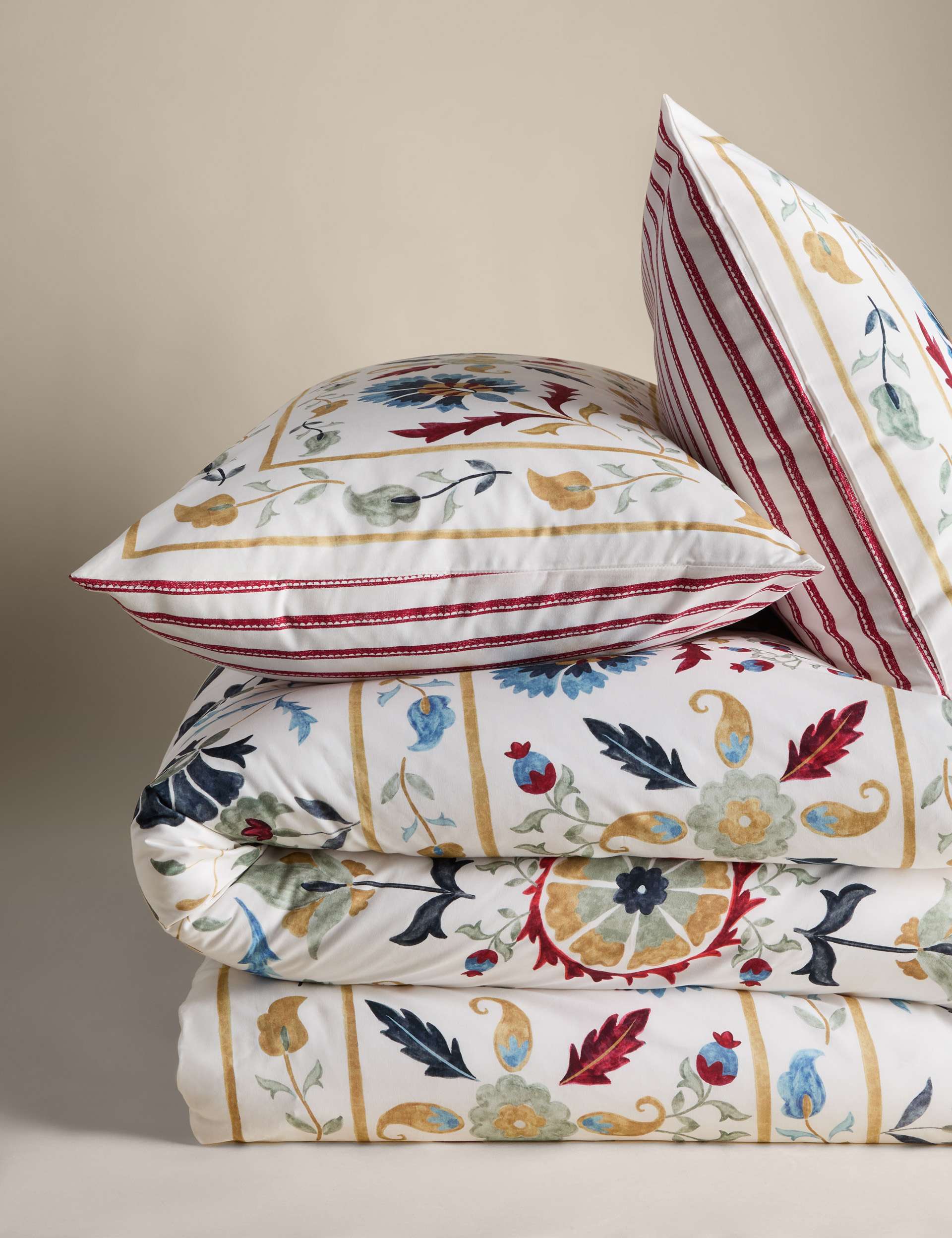 Suzani pattern bedding set in pure cotton, imported from the UK