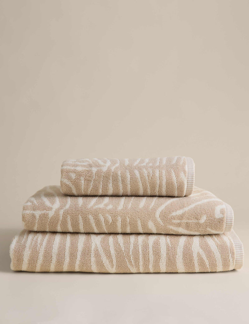 Zebra patterned cotton towel 550gsm, UK version