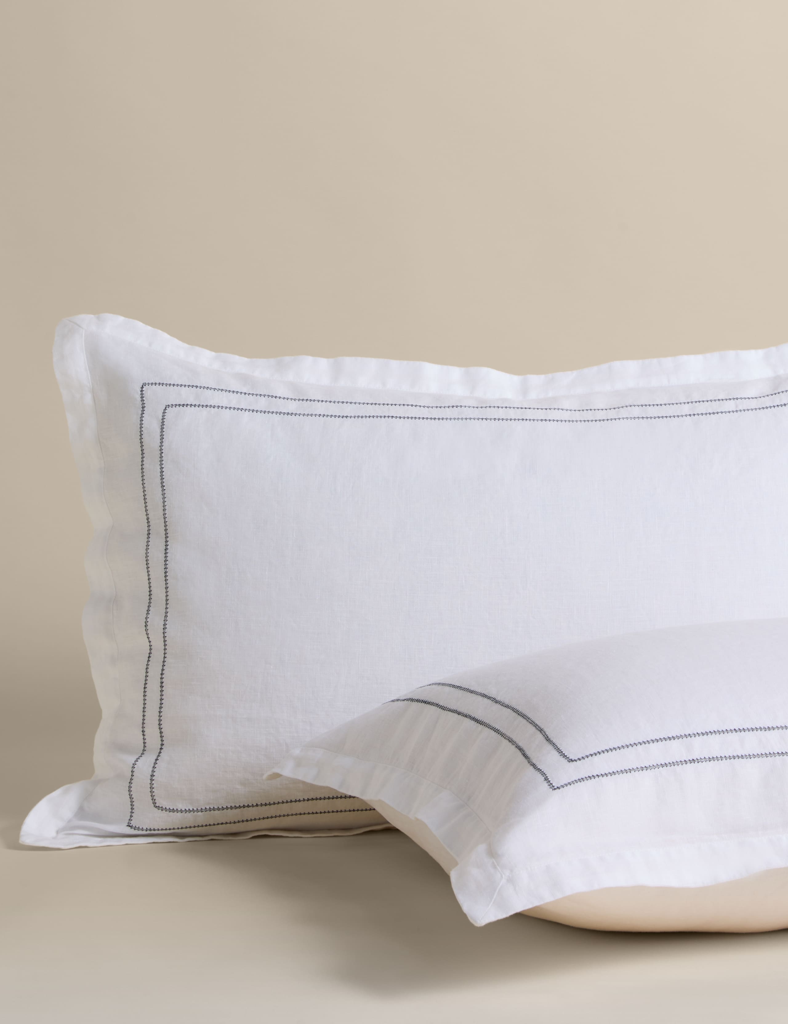 Pure linen embroidered bedding set, UK version
