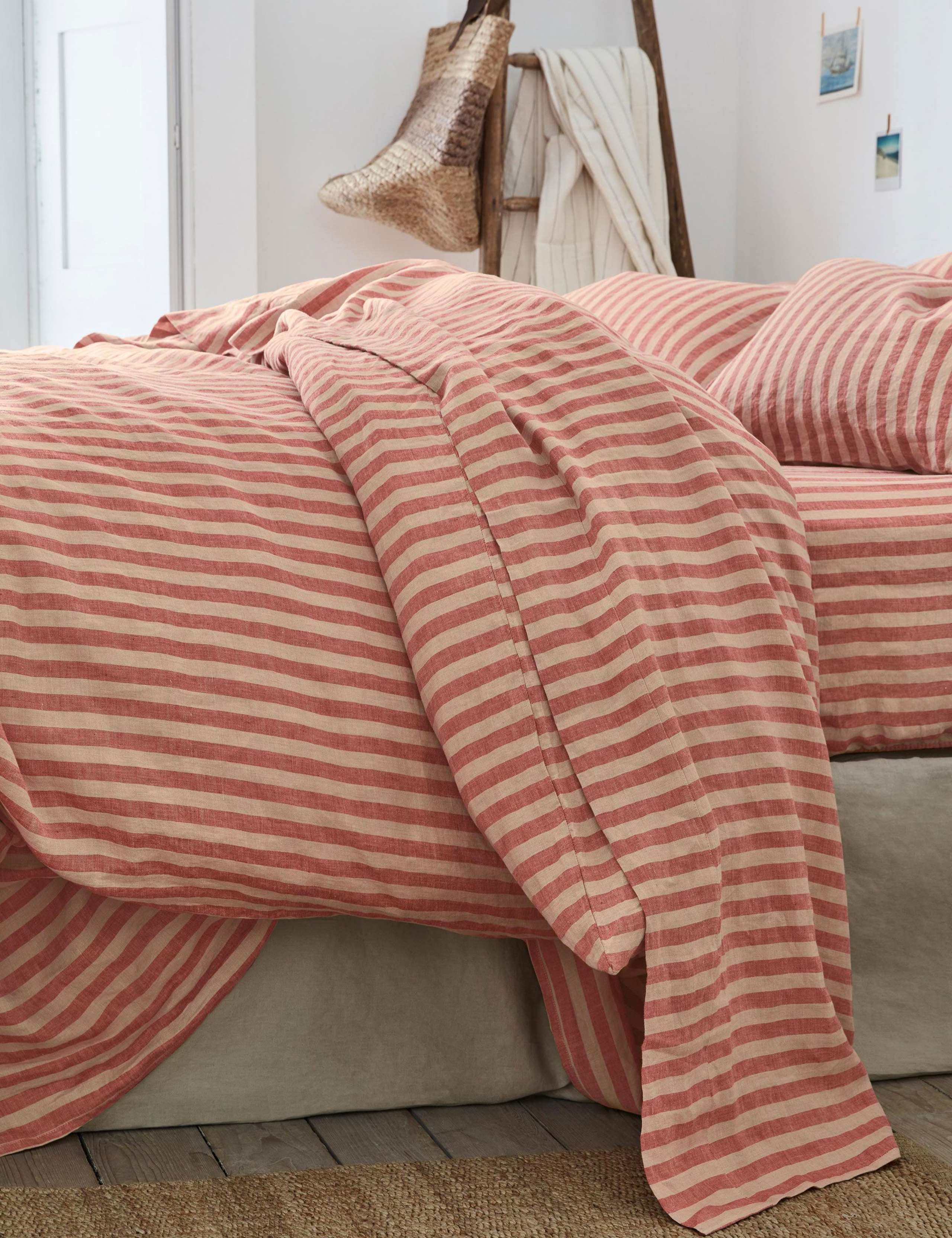 Piglet in Bed pure linen striped flat sheet - British product