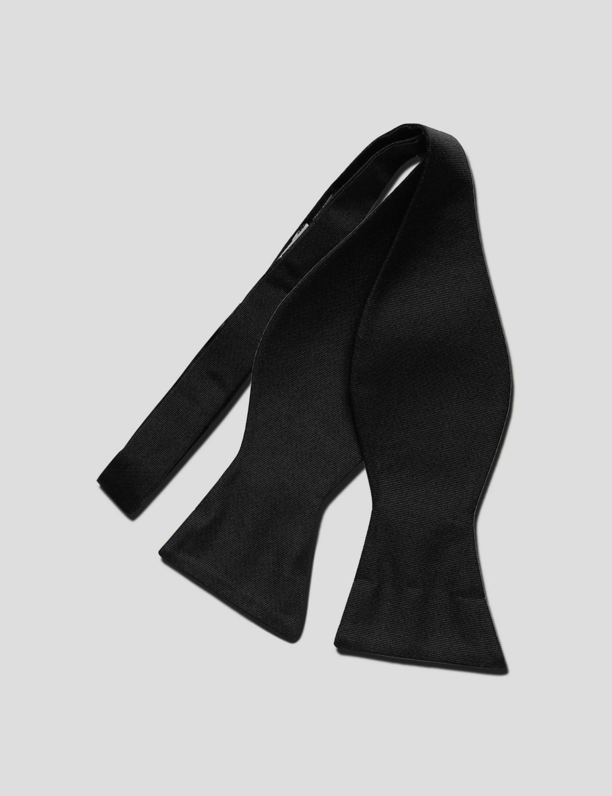 Hawes & Curtis pure silk ribbed bow tie regular width 8cm, imported from the UK