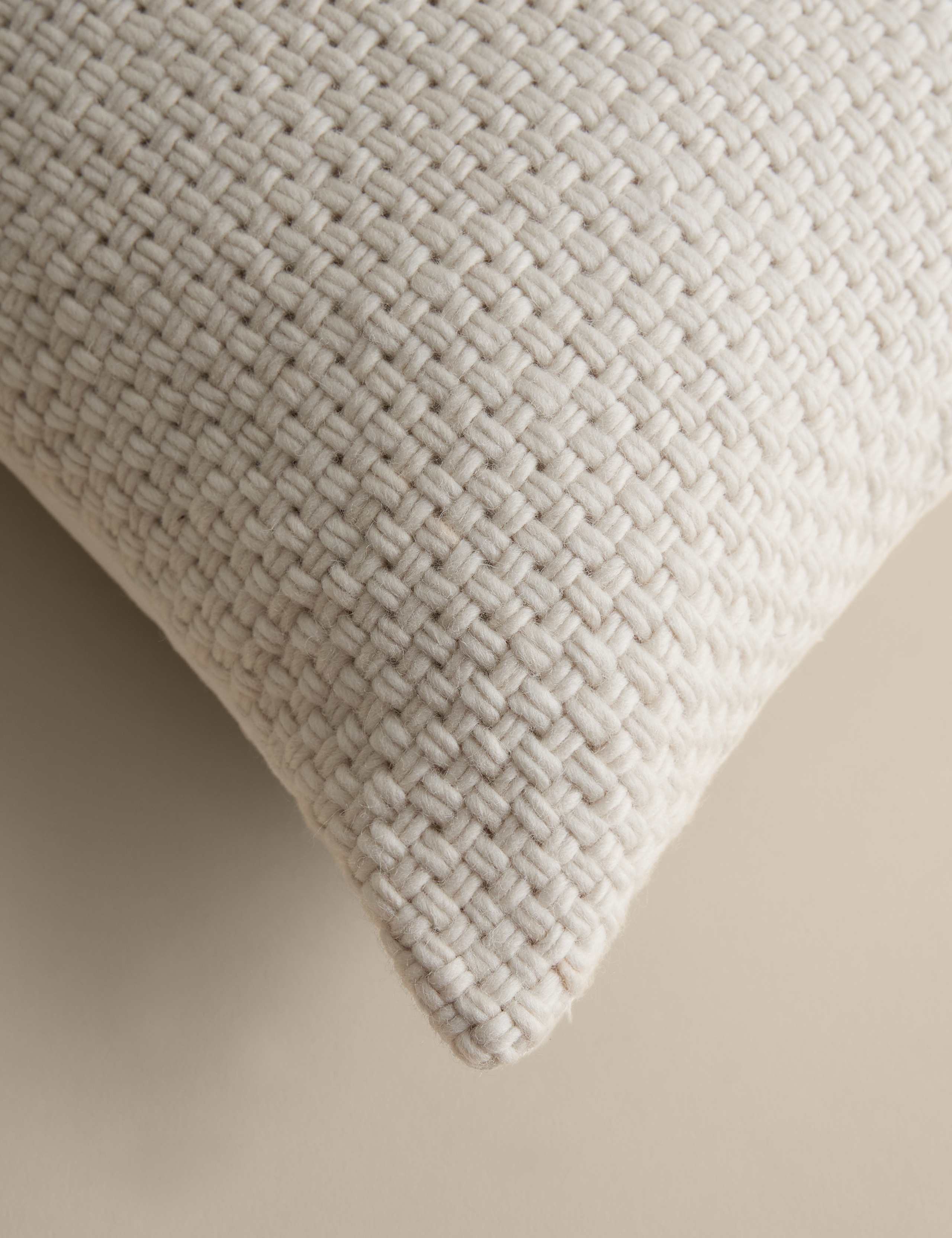 Pure wool basket weave cushion 50x50cm, UK version