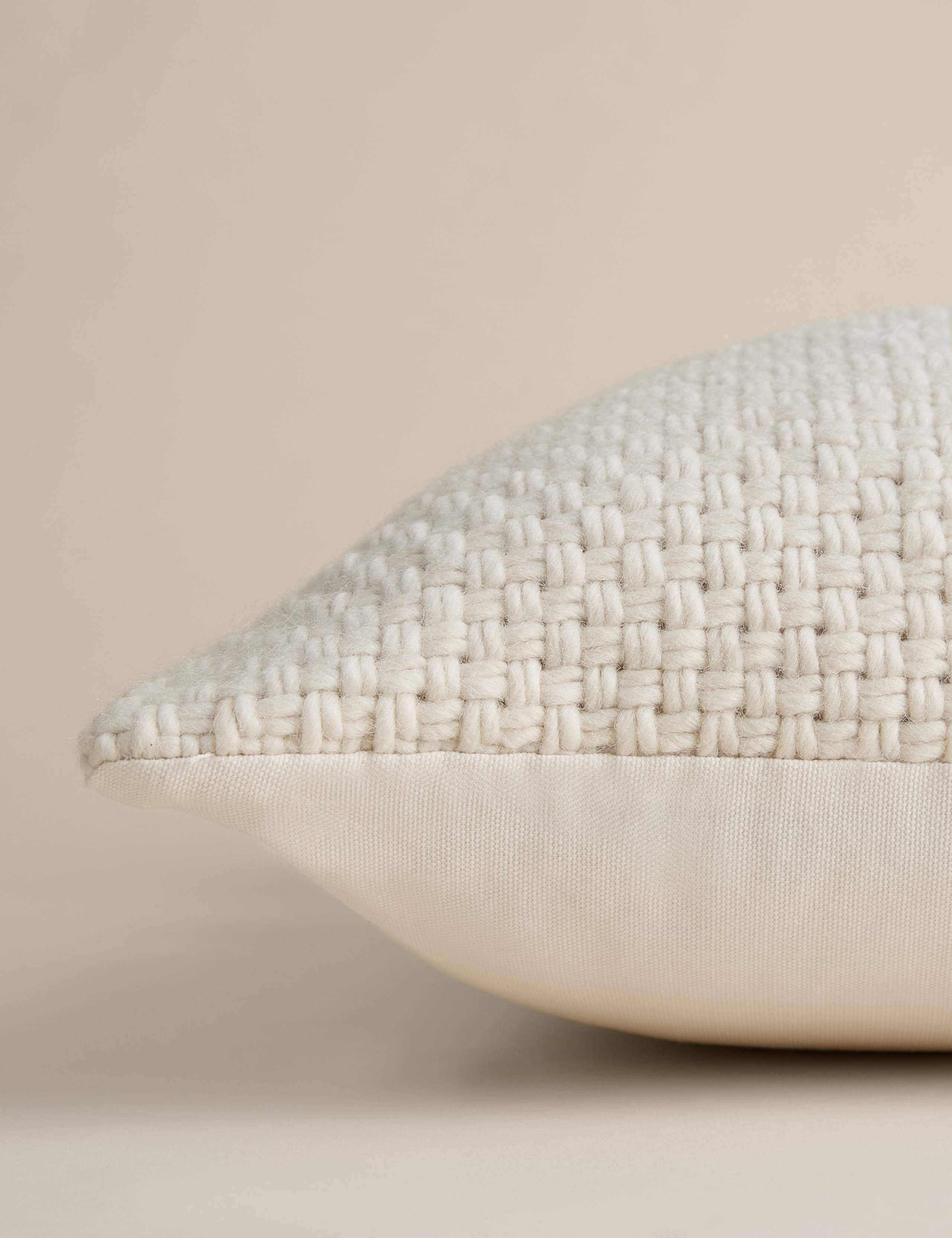 Pure wool basket weave cushion 50x50cm, UK version